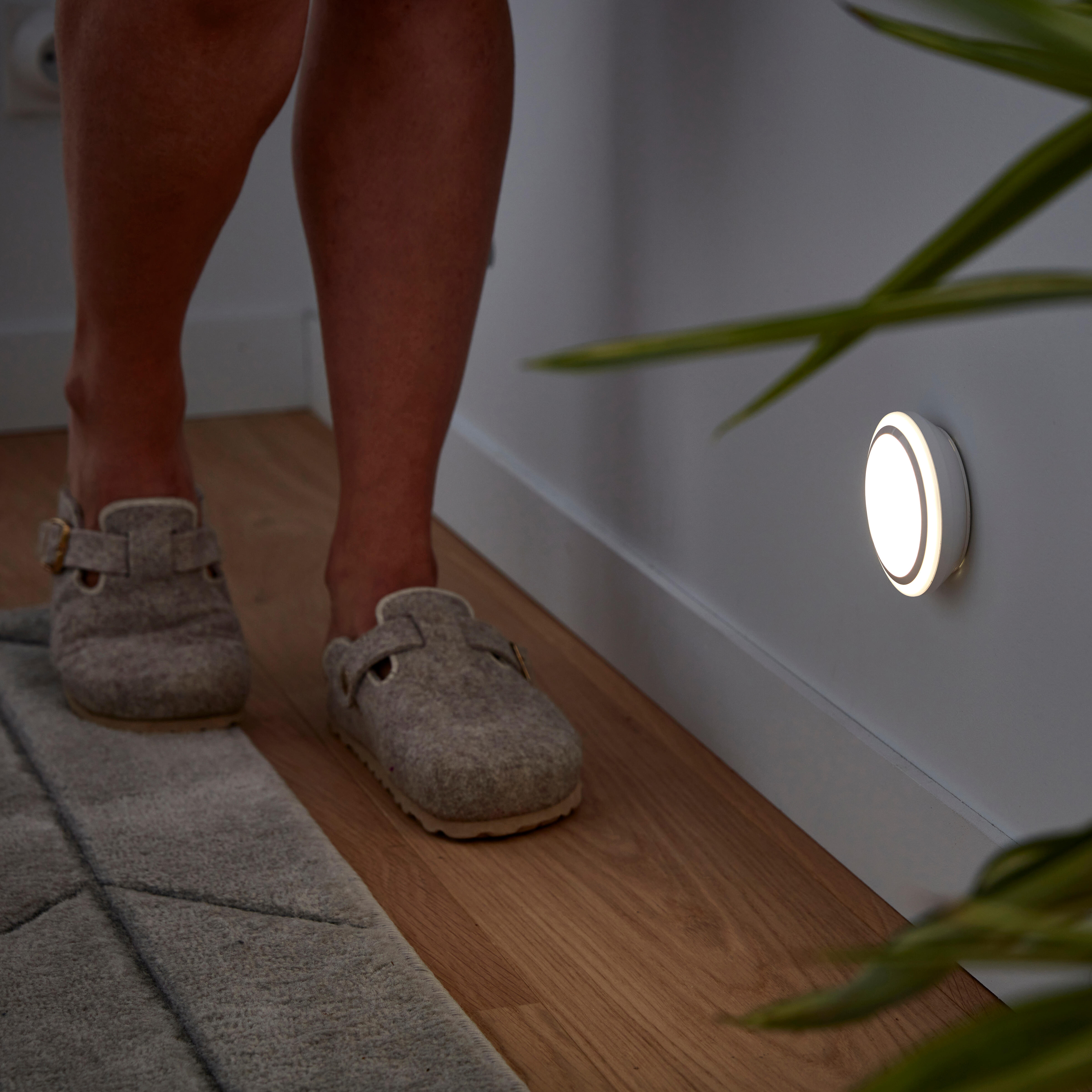 Foco INSPIRE led trixi 50lm com bateria branco mate - 4