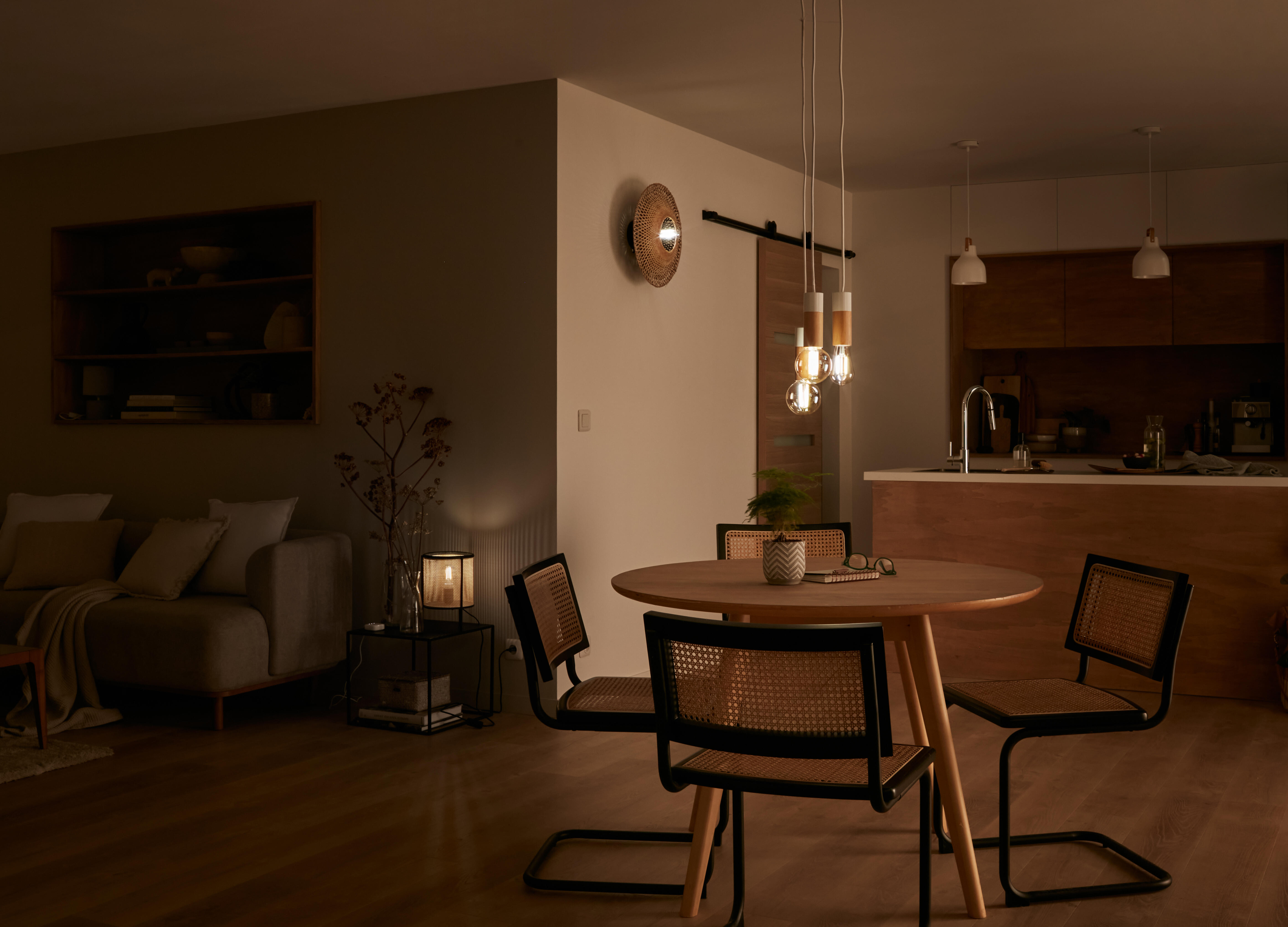 Żarówka Smart Enki LED z pilotem E27 7 W = 60 W 806 lm bursztynowa Lexman - 11