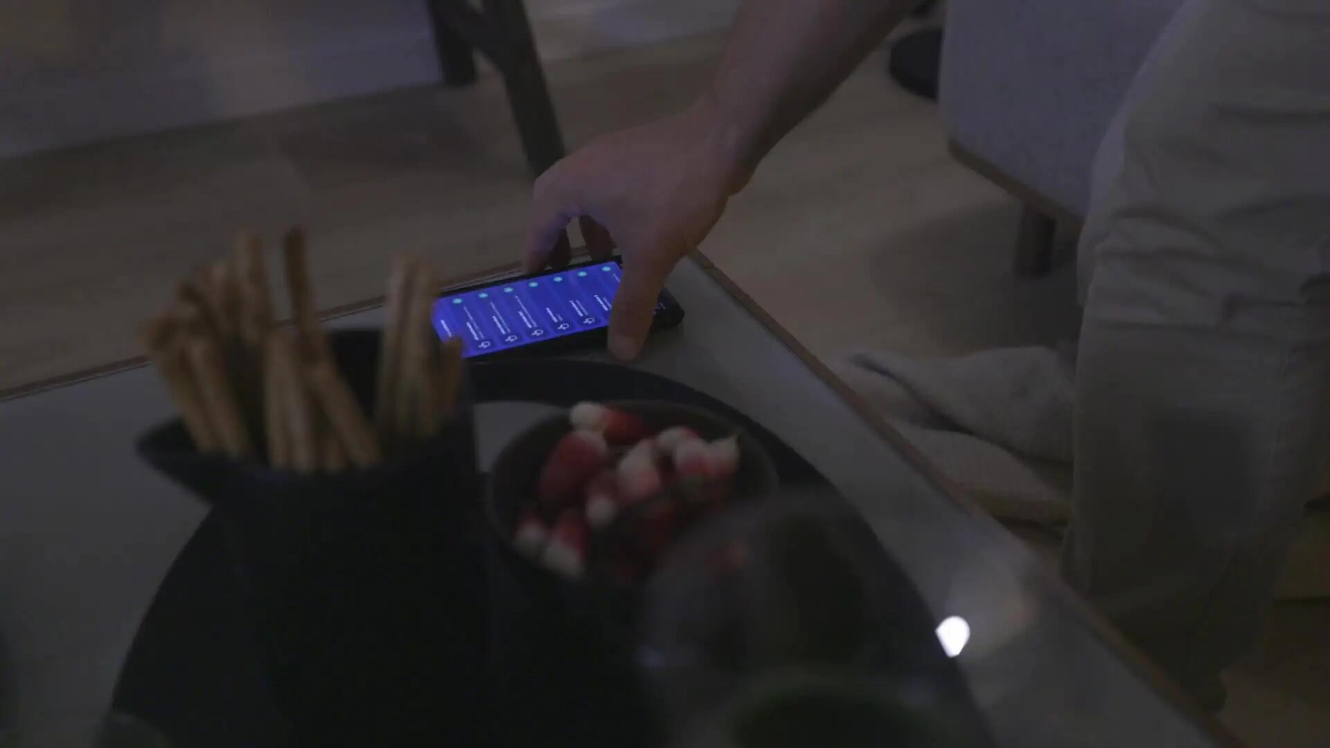 Żarówka Smart Enki LED z pilotem E27 7 W = 60 W 806 lm bursztynowa Lexman - 9