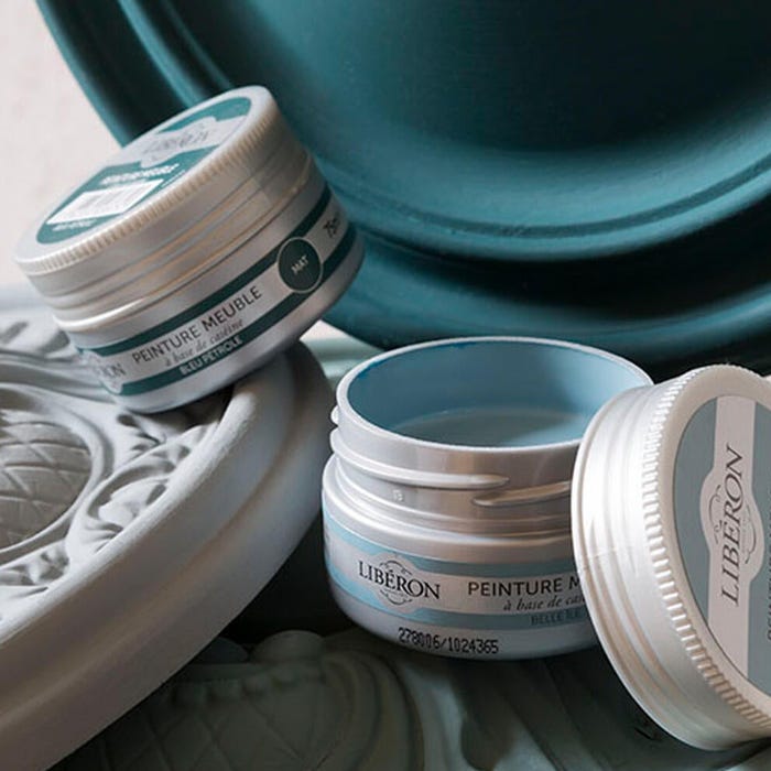 Peinture bleu meuble à base de Caséine