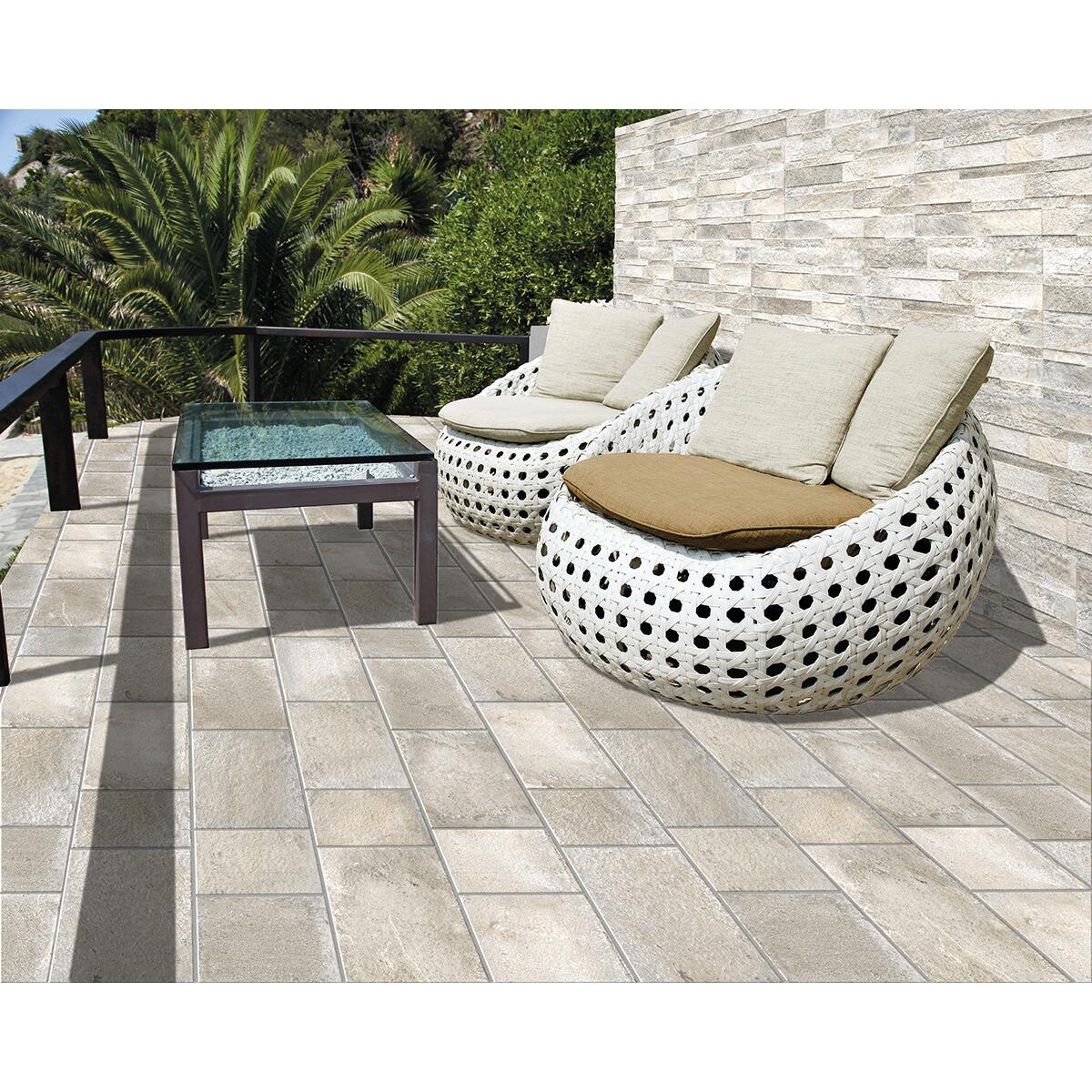 Piastrella da pavimento e rivestimento esterno in gres porcellanato 25 x 50 cm non rettificato grigio opaco Antica Puglia R11 traffico intenso (pei 4/5) Sp. 10 mm 1.25 mq - 2