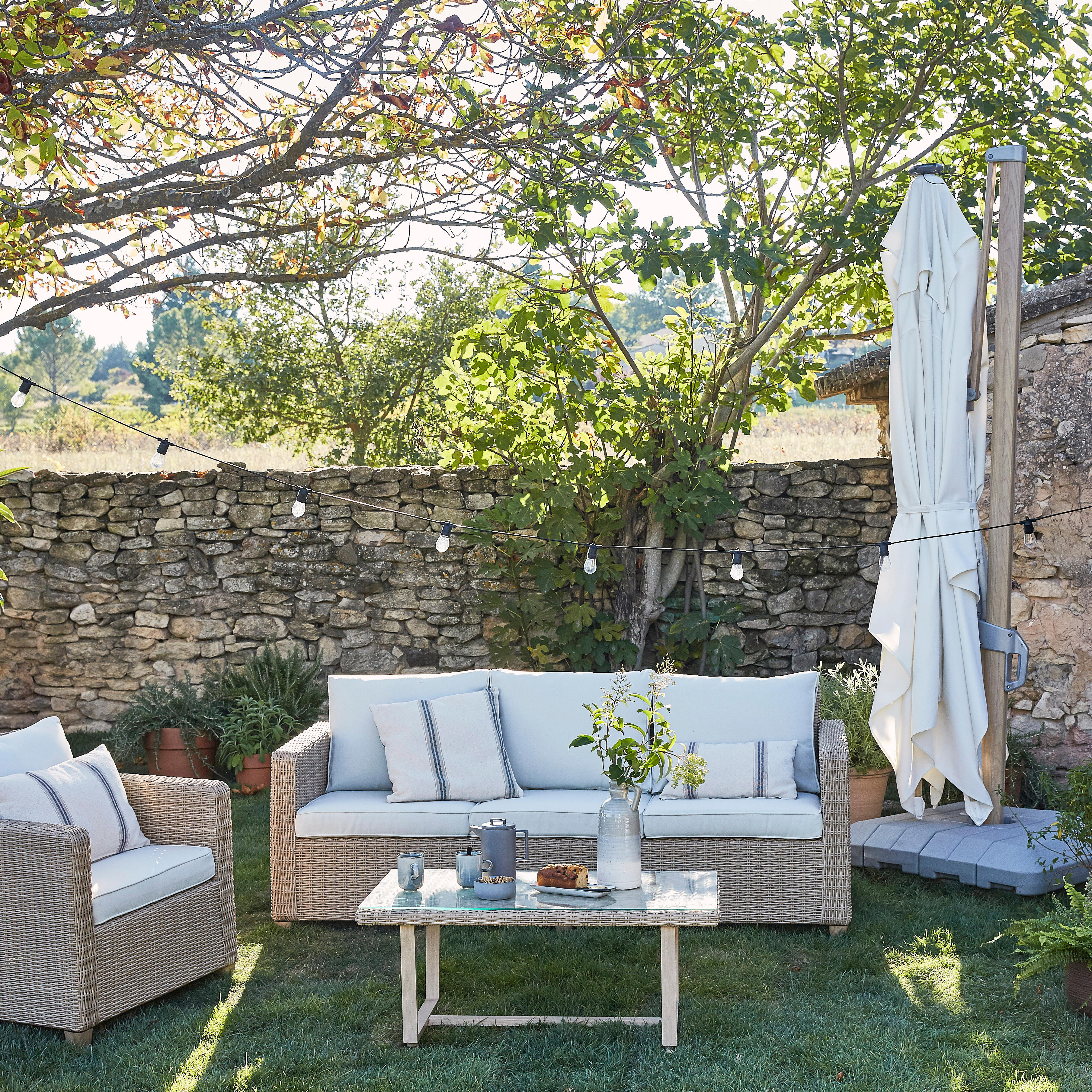 Salotto da giardino per 5 persone beige Medena NATERIAL con cuscini in poliestere bianco - 15