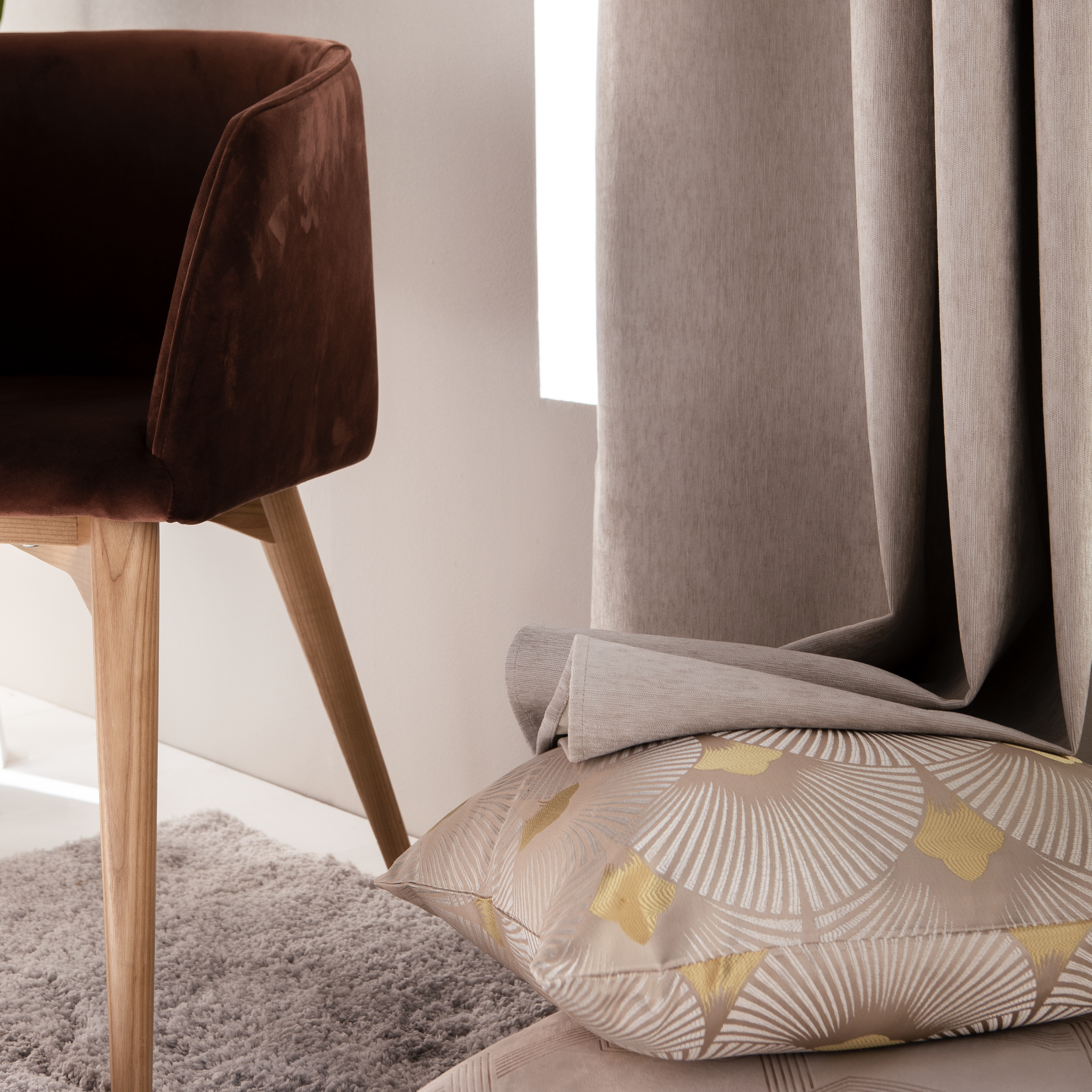 Cortina ollaos térmica opaca Auriane poliéster chenilla de 140x280cm INSPIRE liso beige trench - 3