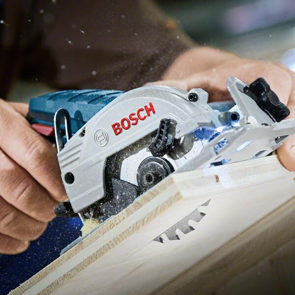 Bosch Professional Scie Circulaire Sans Fil GKS 12V-26 - Lame 85mm - Livrée Sans Batterie Dans L-BOXX 136