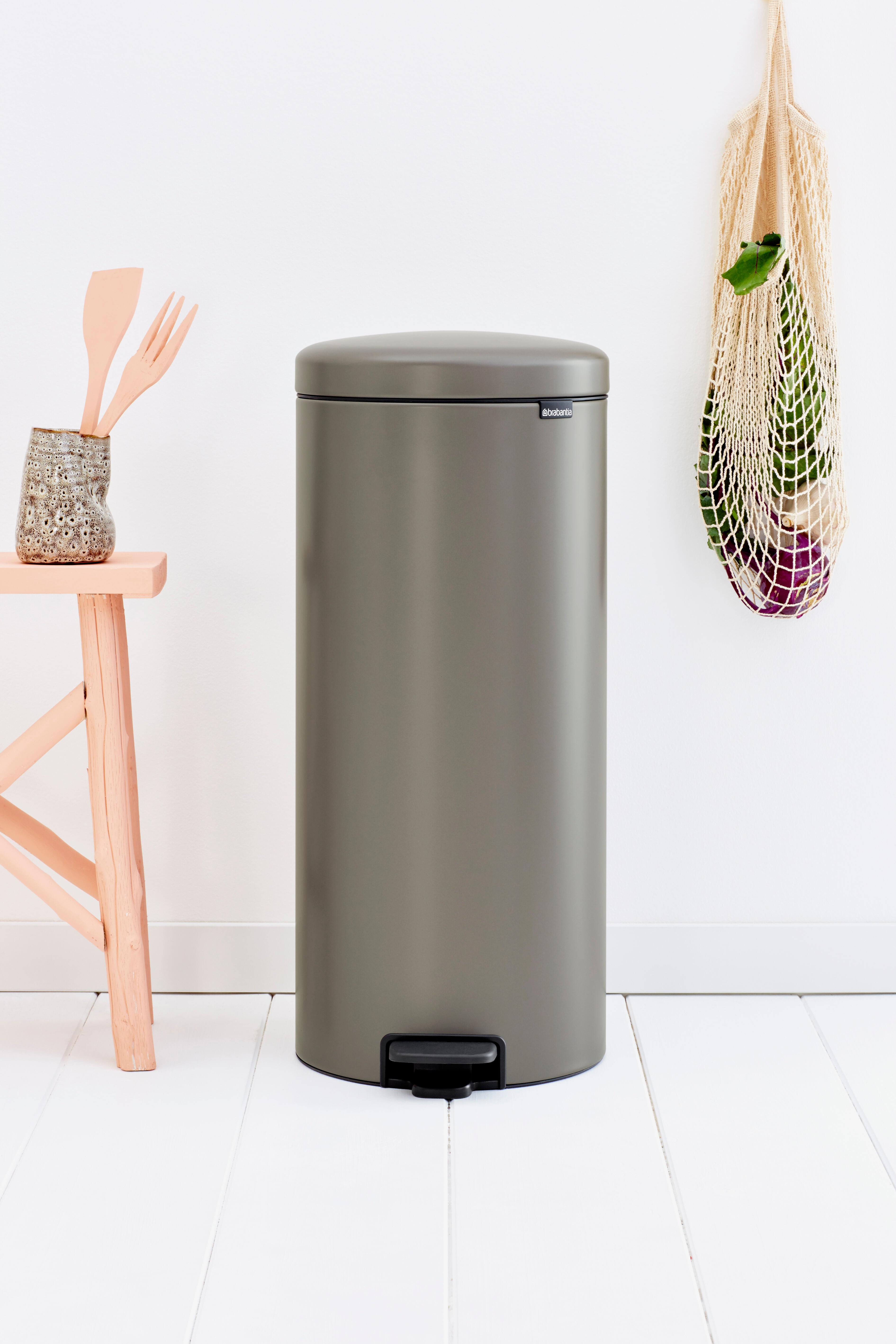 Poubelle de cuisine 30L à pédale BRABANTIA New icon acier inoxydable platinium - 2