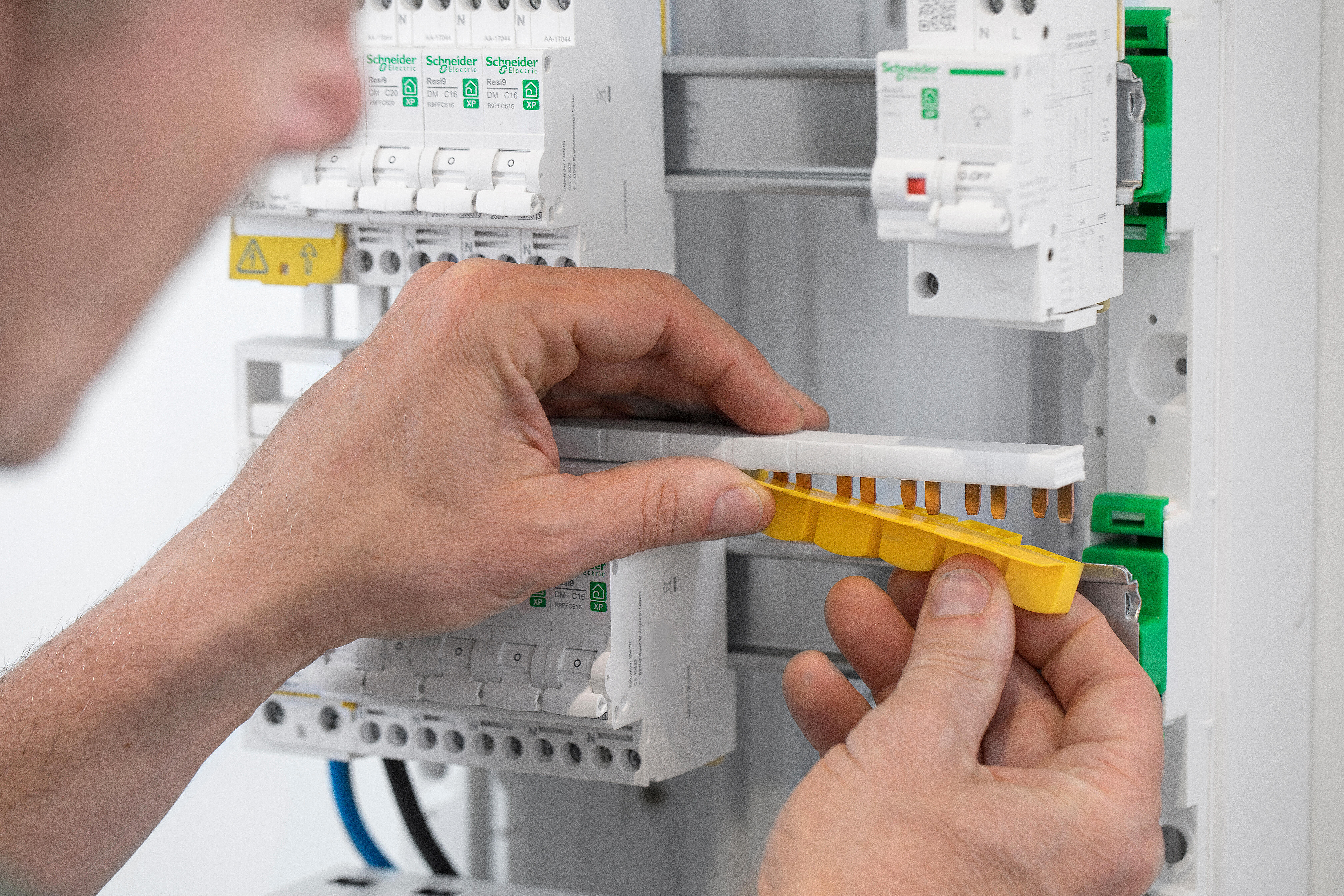Disjoncteur modulaire 2A courbe C Resi9 XP, SCHNEIDER ELECTRIC - 3