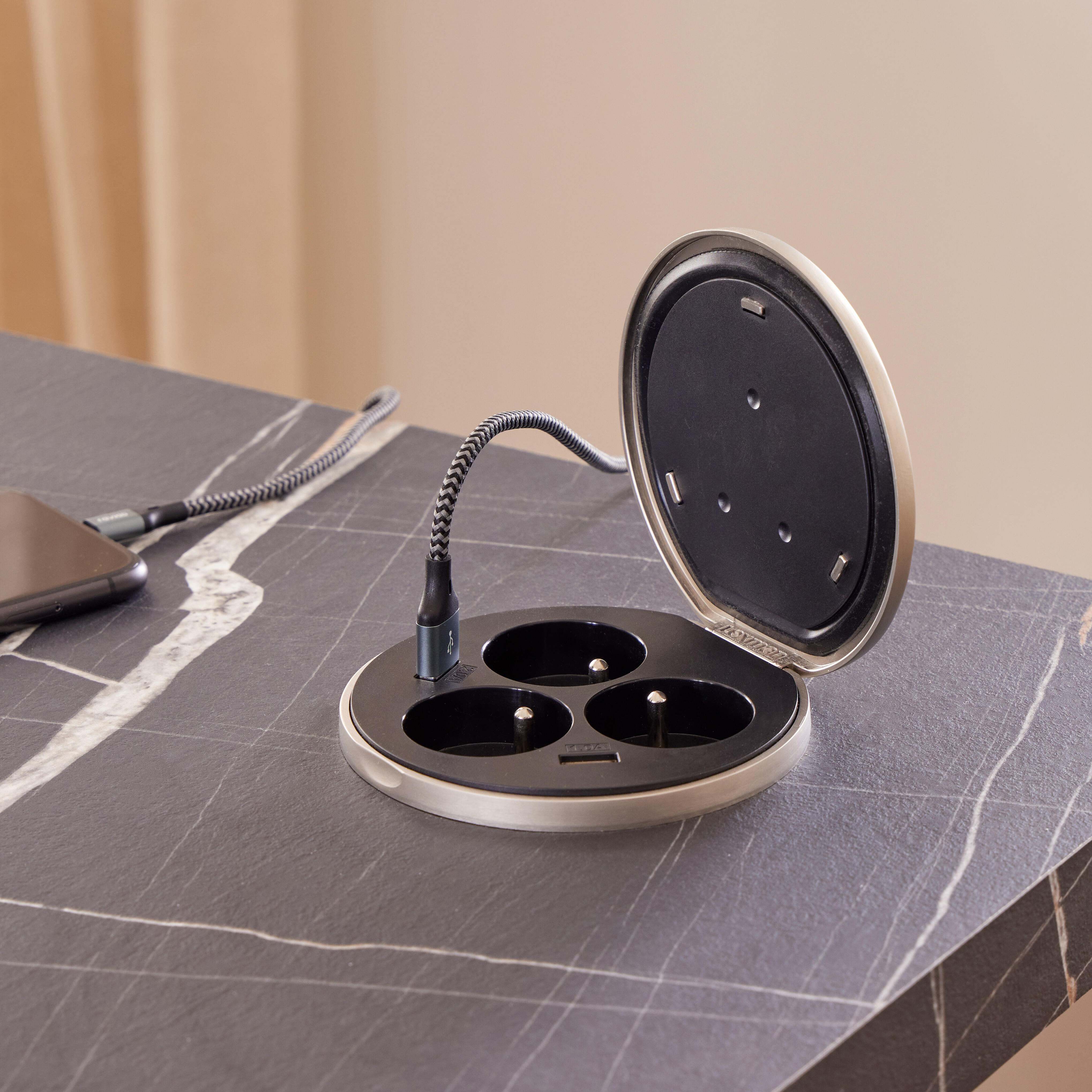 Multiprise USB encastrable, 3 prises + 2 prises USB, aluminium LEXMAN - 2