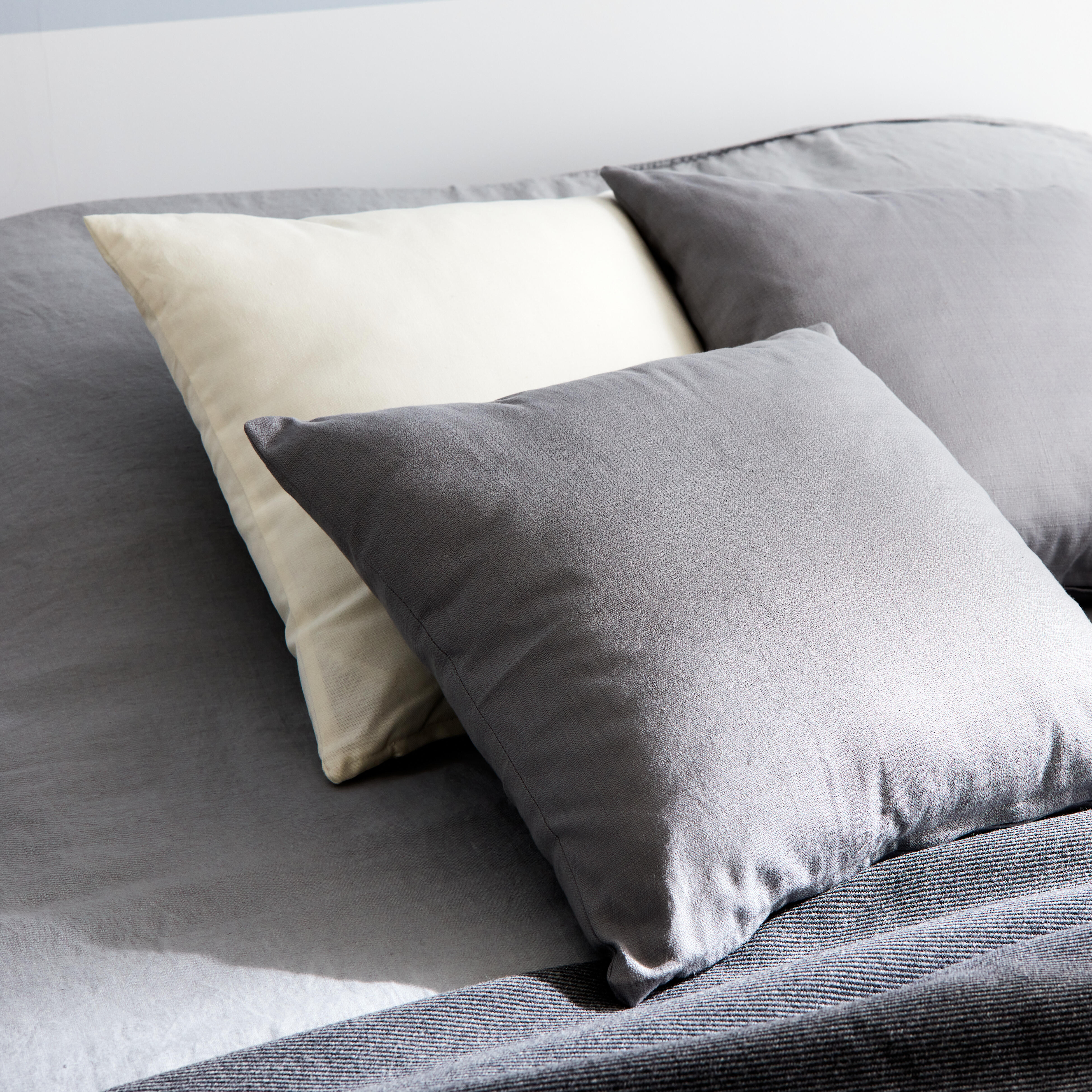 Coussin Leya, 100% coton biologique, gris l.45 x H.45 cm INSPIRE - 5