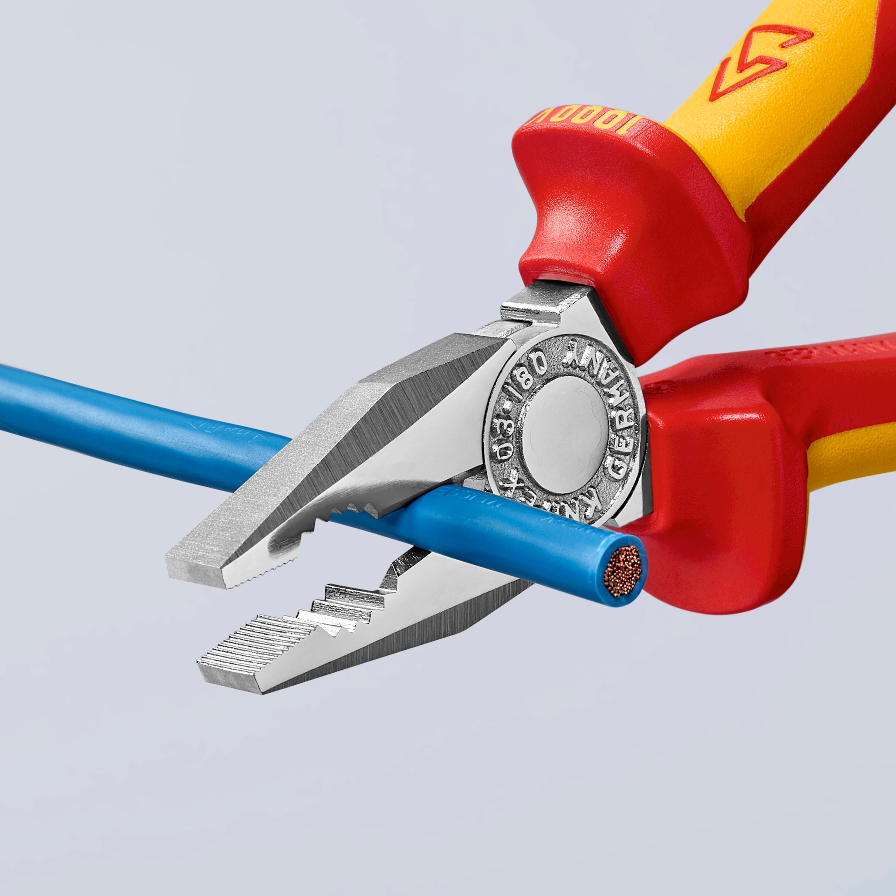 Pince universelle isolée 180 mm KNIPEX - 2