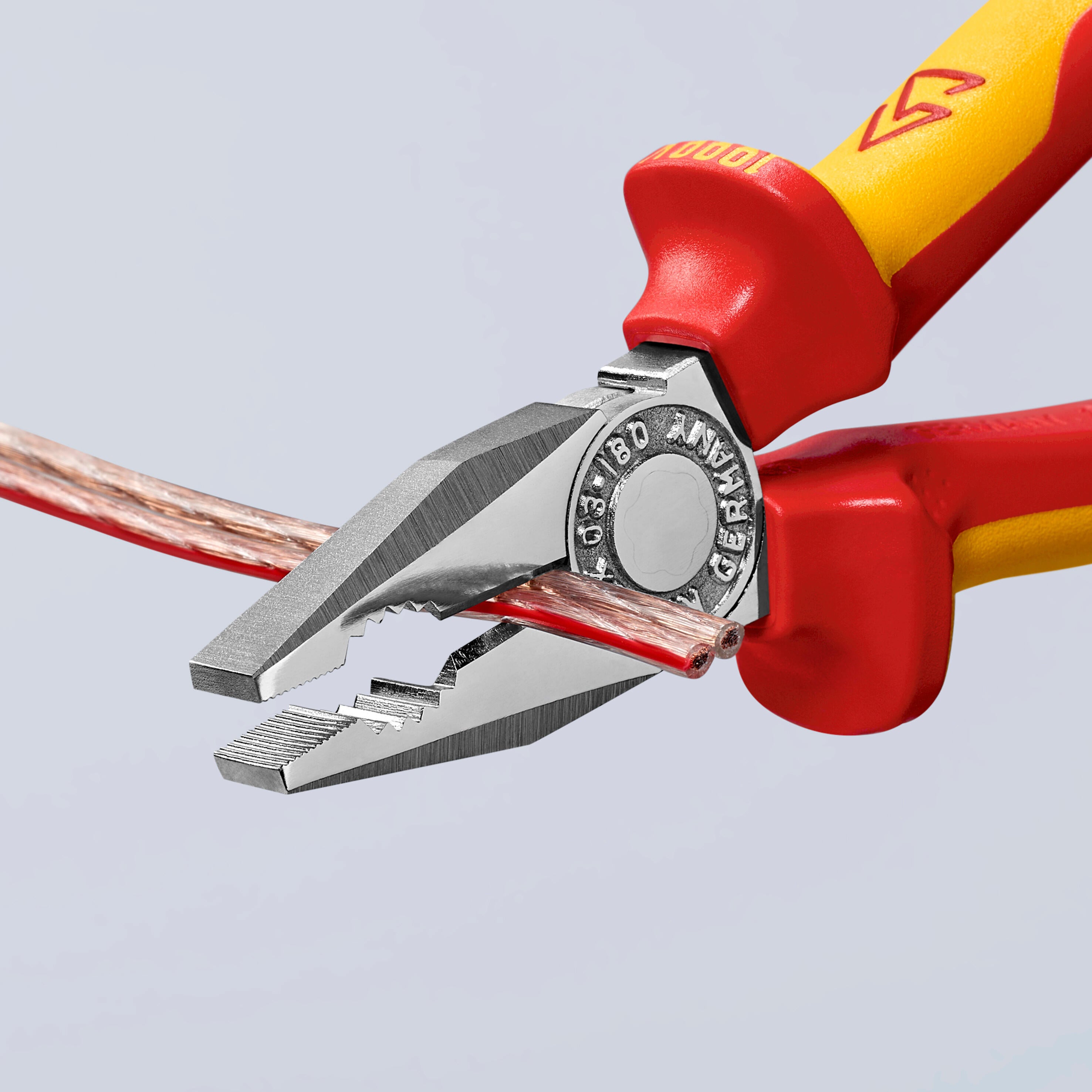 Pince universelle isolée 180 mm KNIPEX - 4