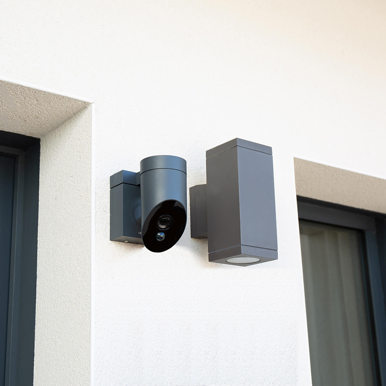 Caméra de surveillance extérieure filaire SOMFY Protect gris - 2