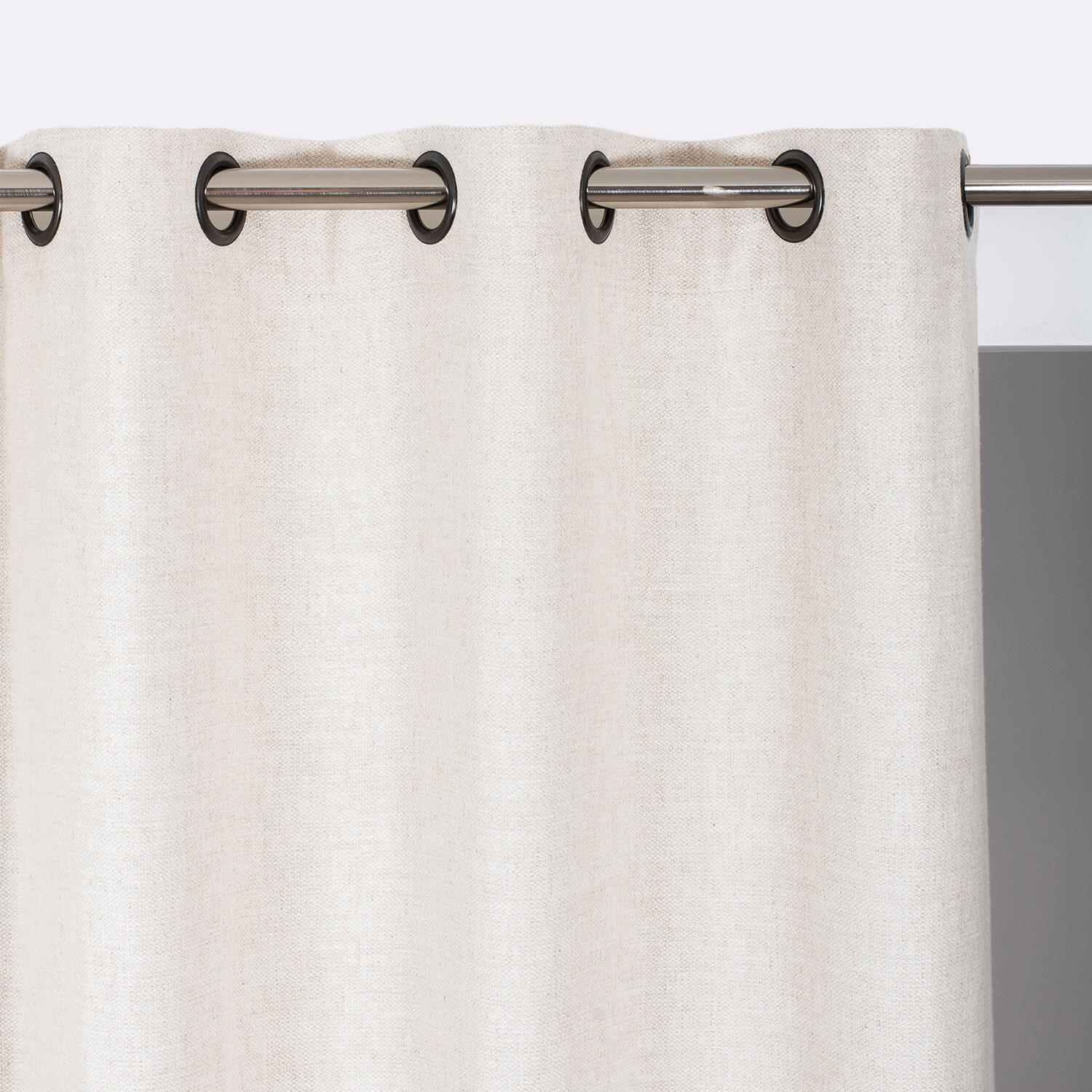 Cortina ollaos romeo poliéster de 135x260cm liso marfil. incluye cinta termoadhesiva