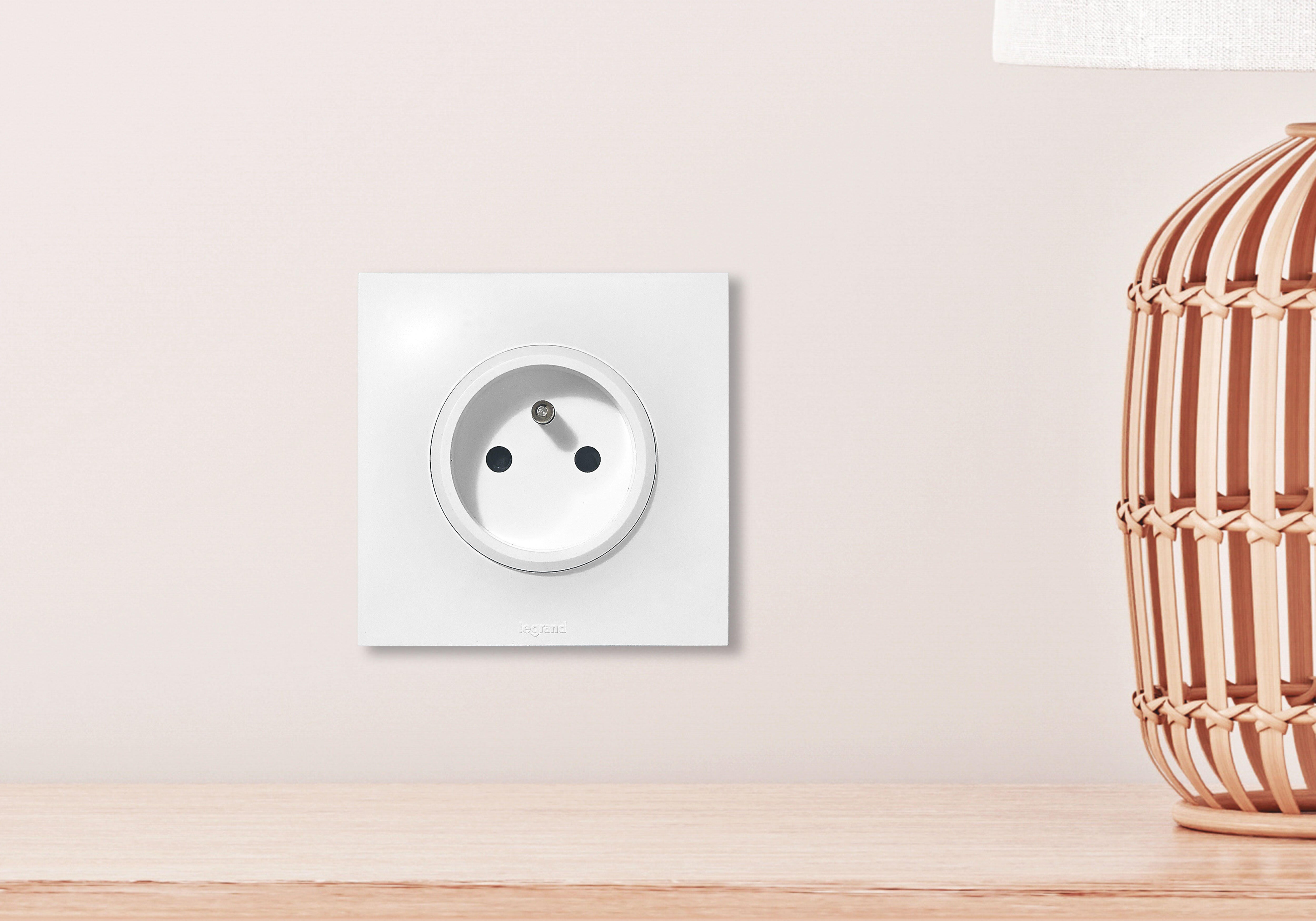 Lot de 10 prises avec terre Neptune, blanc, LEGRAND - 4