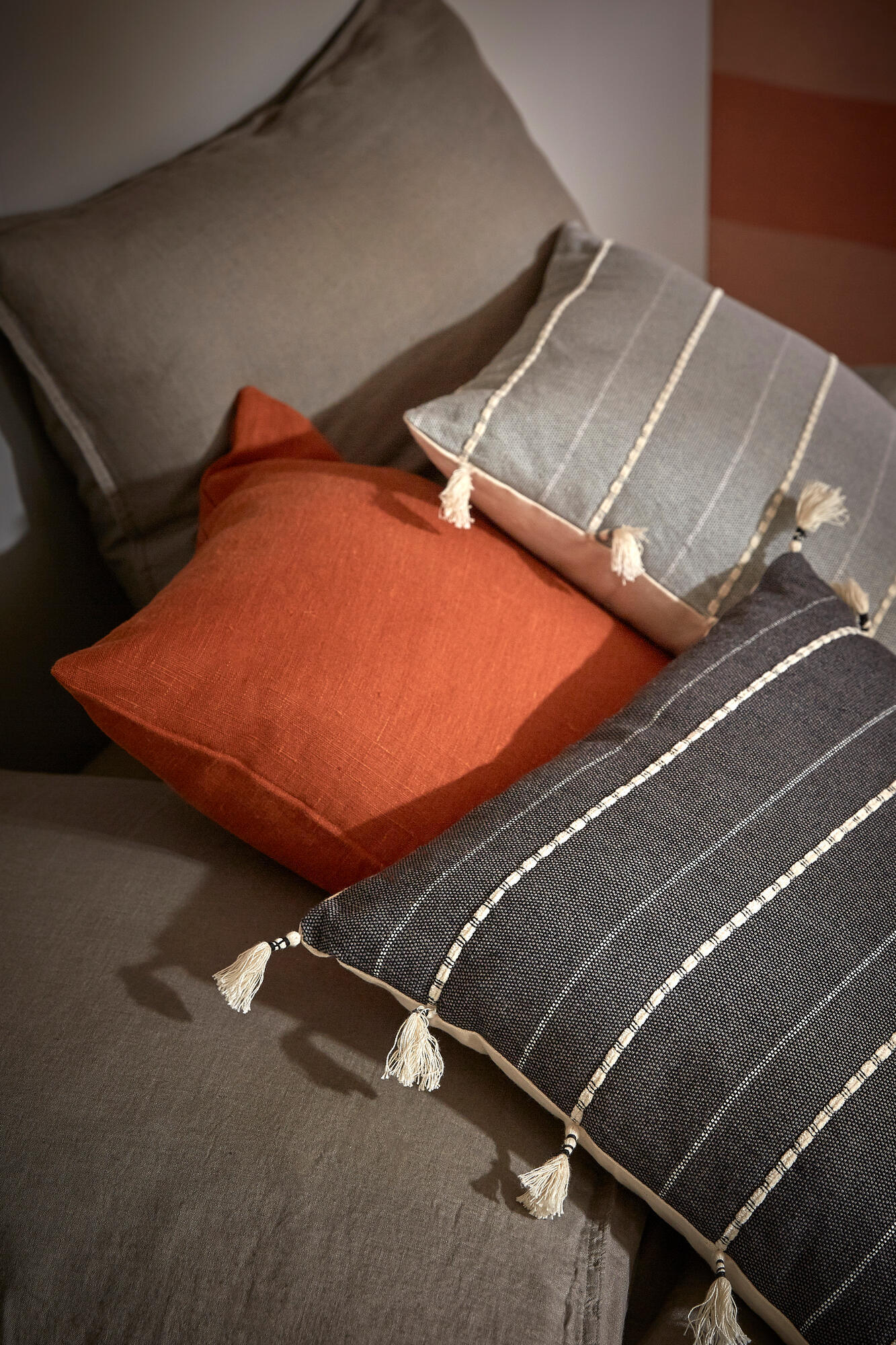 Poduszka Amadou szara 45 x 45 cm Inspire - 4