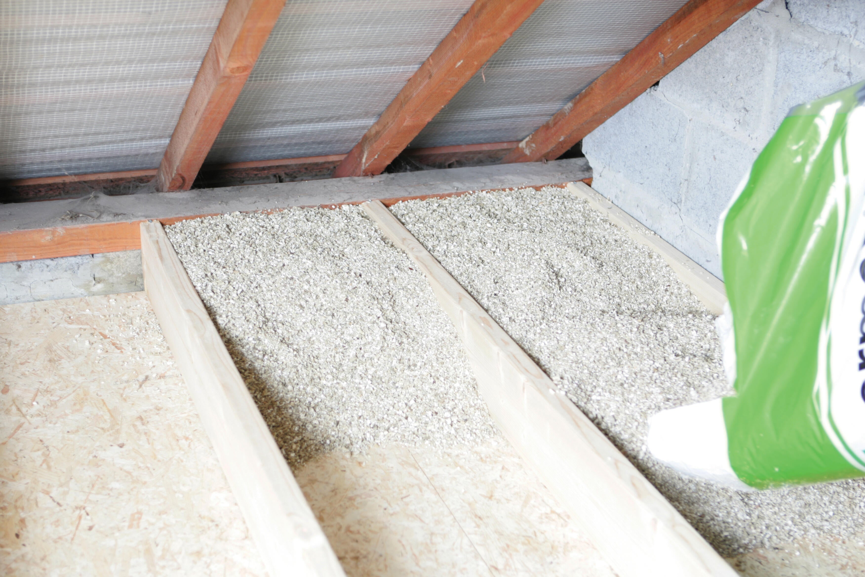 Vermiculite à épandre naturelle exfoliée SOPREMA 100L - 4