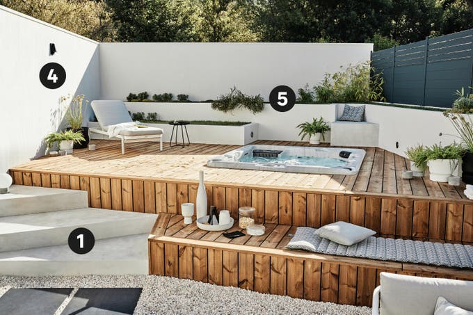 photo d'une terrasse en bois avec jacuzzi