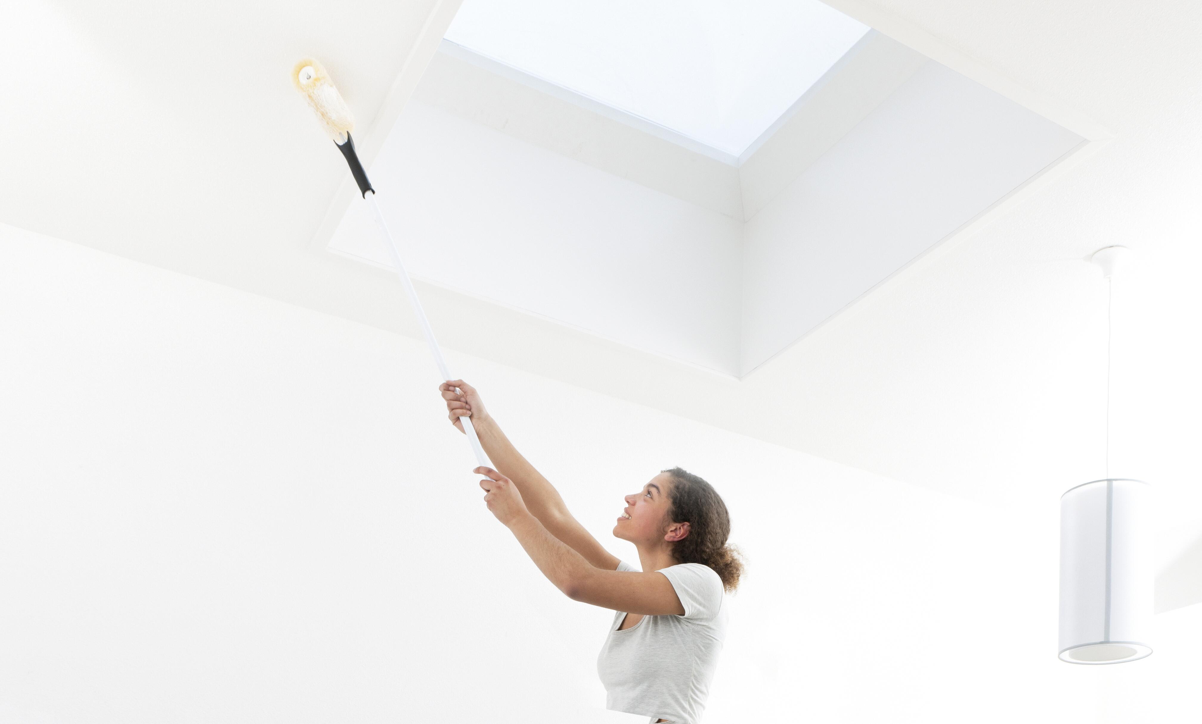 Pintura de interior LUXENS color blanco mate 2.5L para techos  - 3