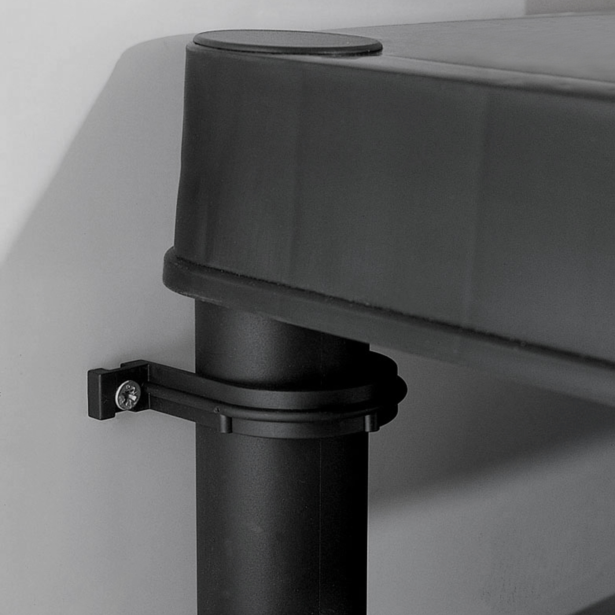 Estante em PVC preto 4 prateleiras 135x60x30 cm 100 kg Spaceo Dark - 8