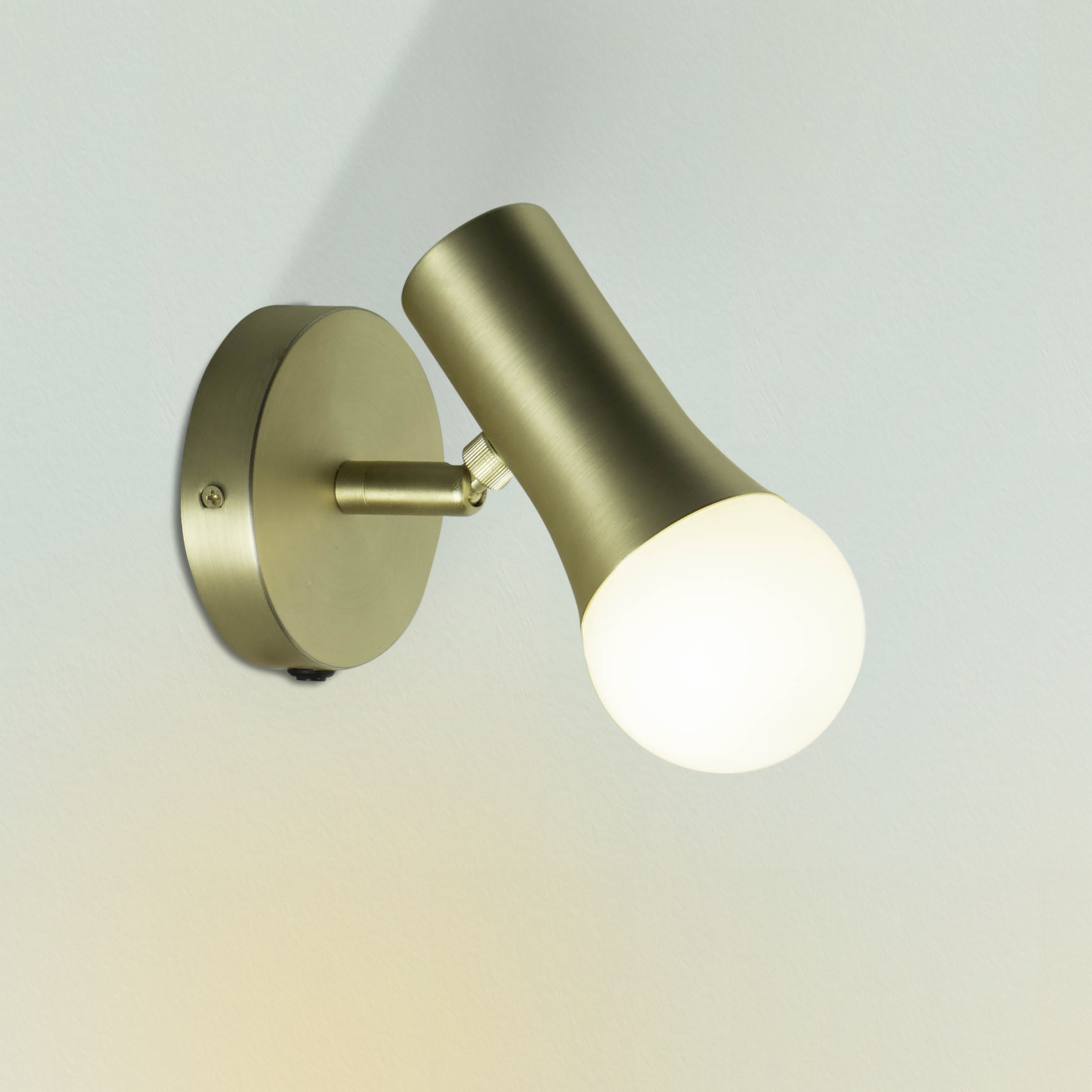 Candeeiro de parede INSPIRE HOKI E27 METAL MATE LATÃO - 2