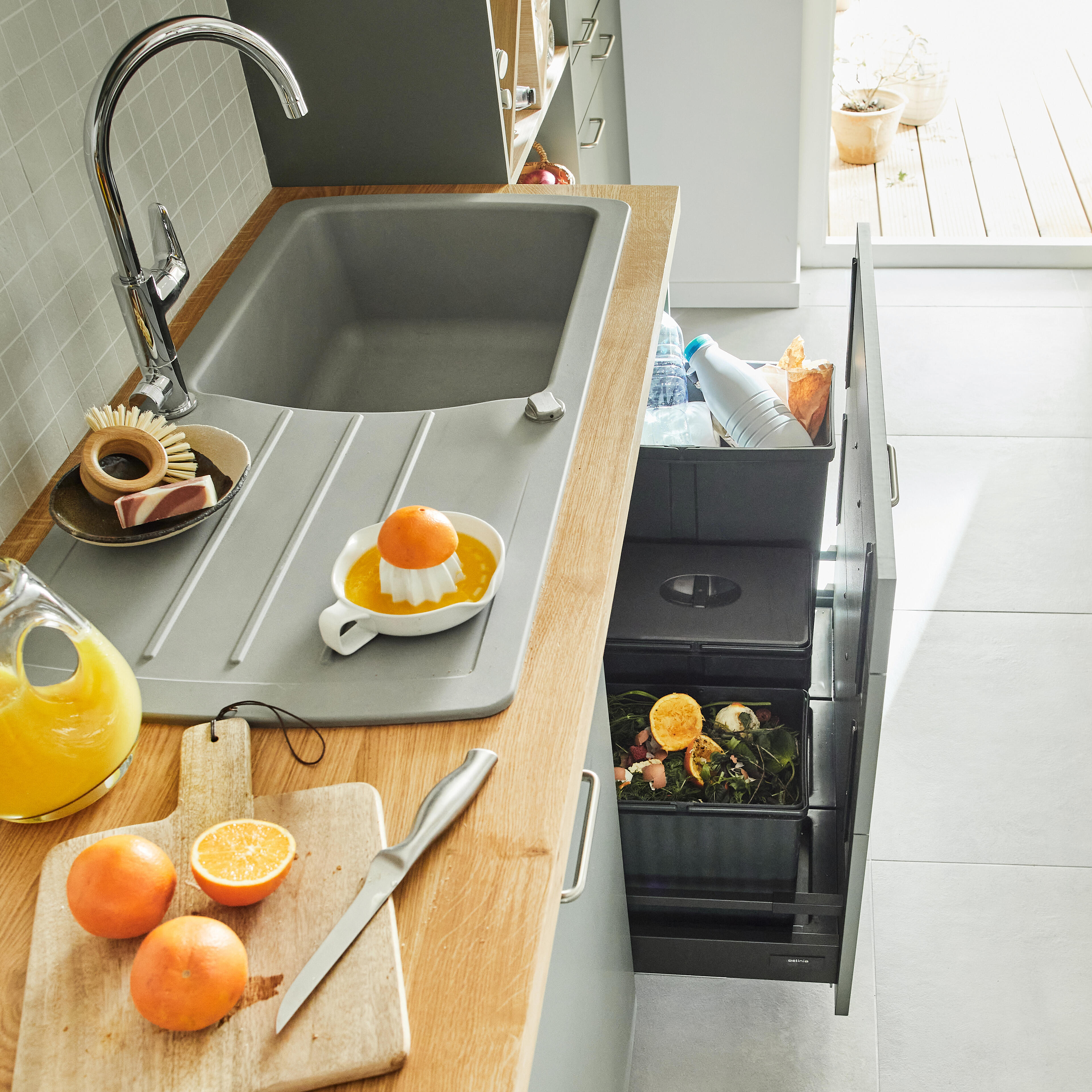 Balde de lixo DELINIA 18L CINZA E PRETO - 2