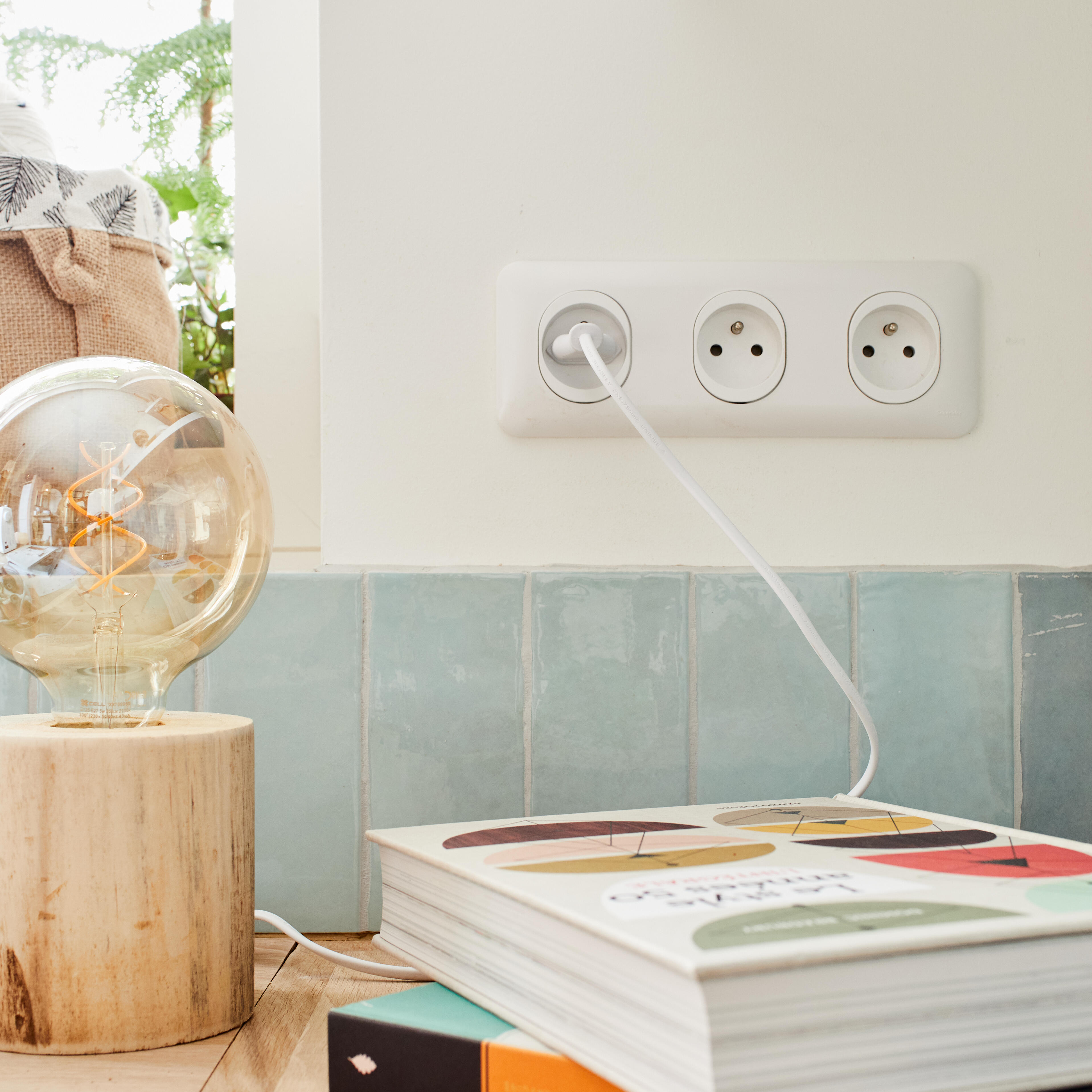 Schneider Electric Ovalis Abdeckplatte – 3-fach Horizontal, Anthrazit, Für 71 Mm Abstand