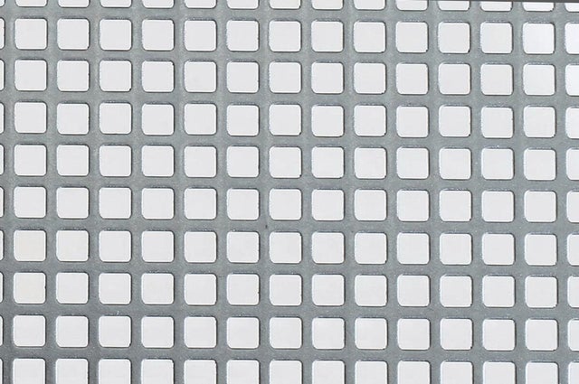 Lamiera in acciaio forato opaco 50x40 cm, 1 mm argento