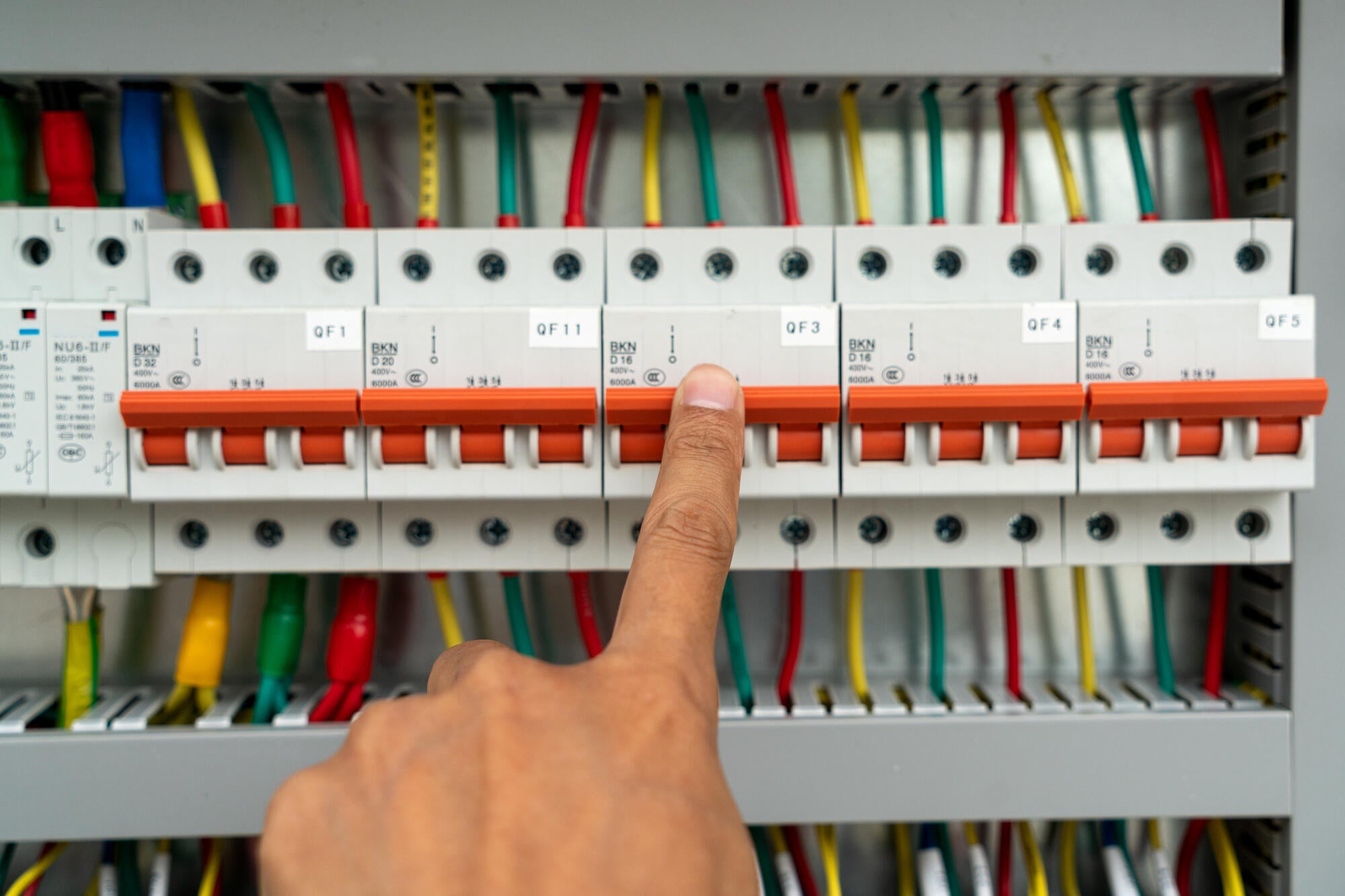 Electricité Maison Pour Les Nuls Comprendre un tableau électrique : 4 conseils | Leroy Merlin