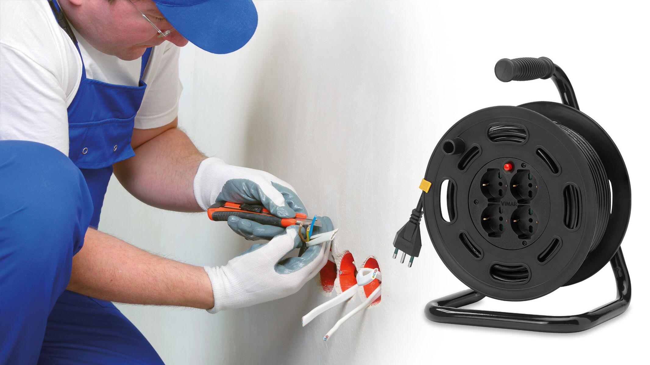 Avvolgicavo VIMAR 30m cavo H05VV-F 3G1 mm² 4 prese, presa schuko spina Schuko per il bricolage - 3