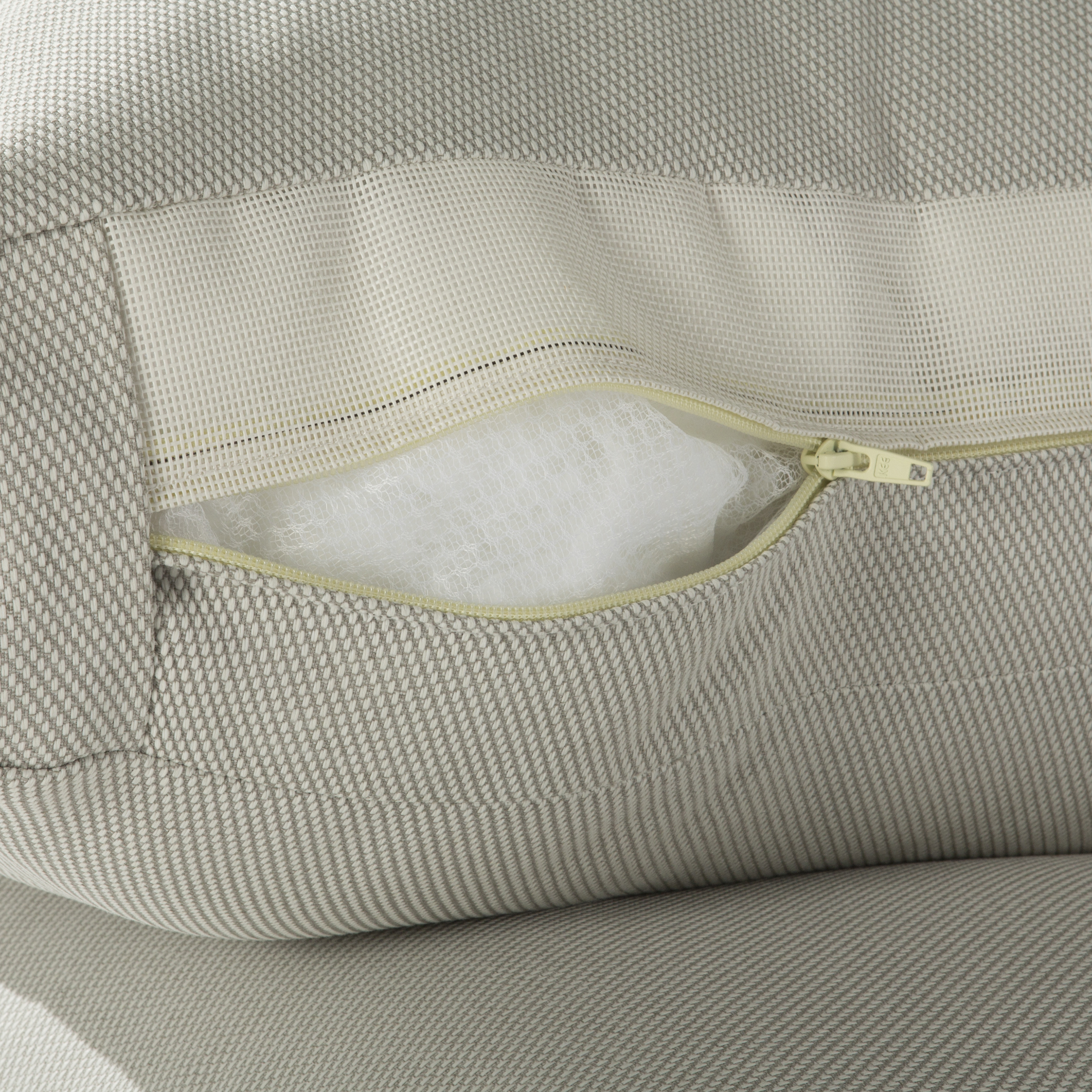 Fauteuil bas de jardin en aluminium/résine tressée NATERIAL Maya beige - 7