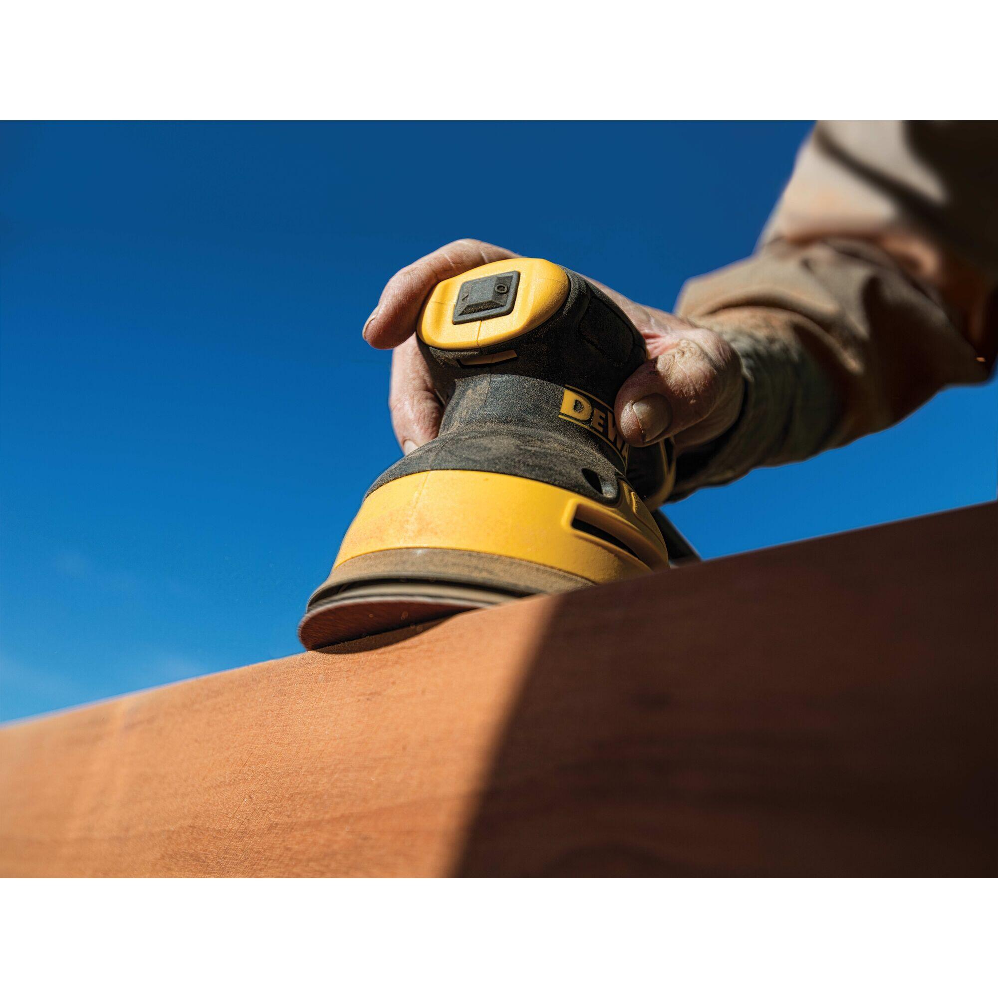 Ponceuse excentrique filaire DEWALT DWE6423, 280.0 W - 8