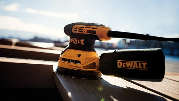 Ponceuse excentrique filaire DEWALT DWE6423