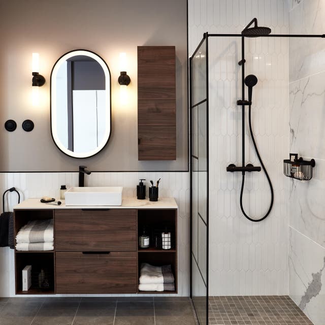 photo d'une salle de bain au style chic ou néochic