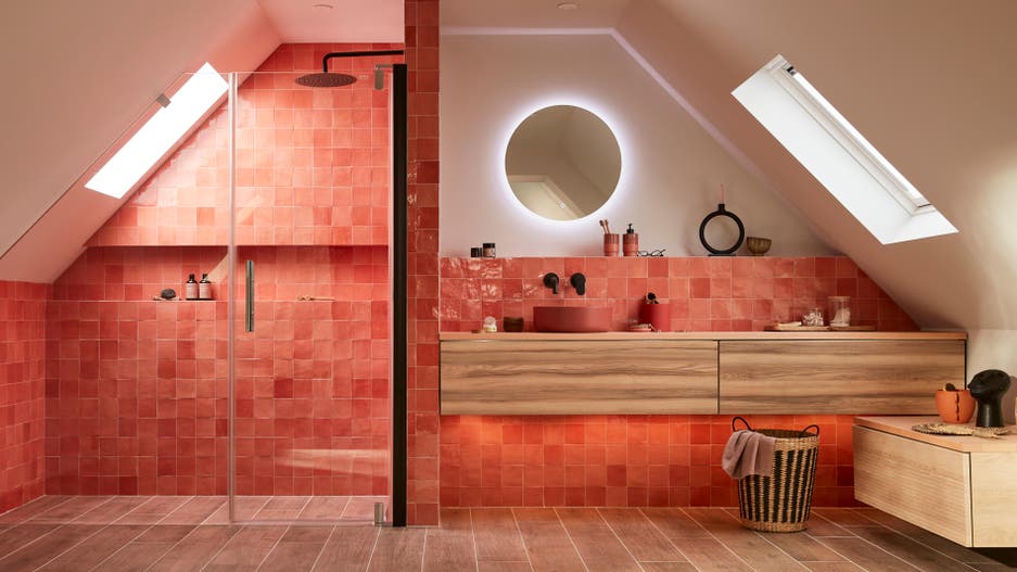 Photo Leroy Merlin d'une salle de bains dans une suite parentale. 