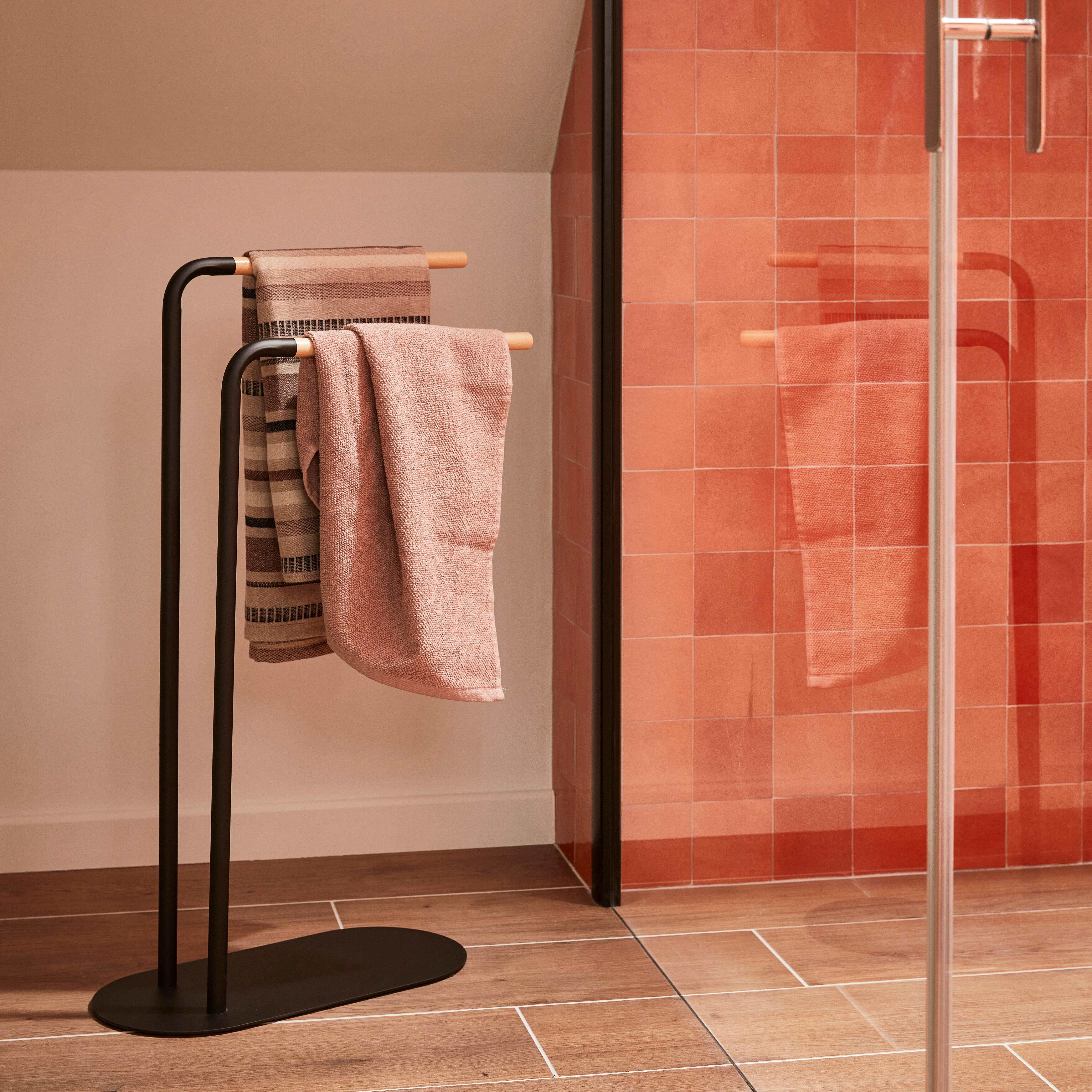 Porte-serviette sur pied Scandi noir SENSEA - 2