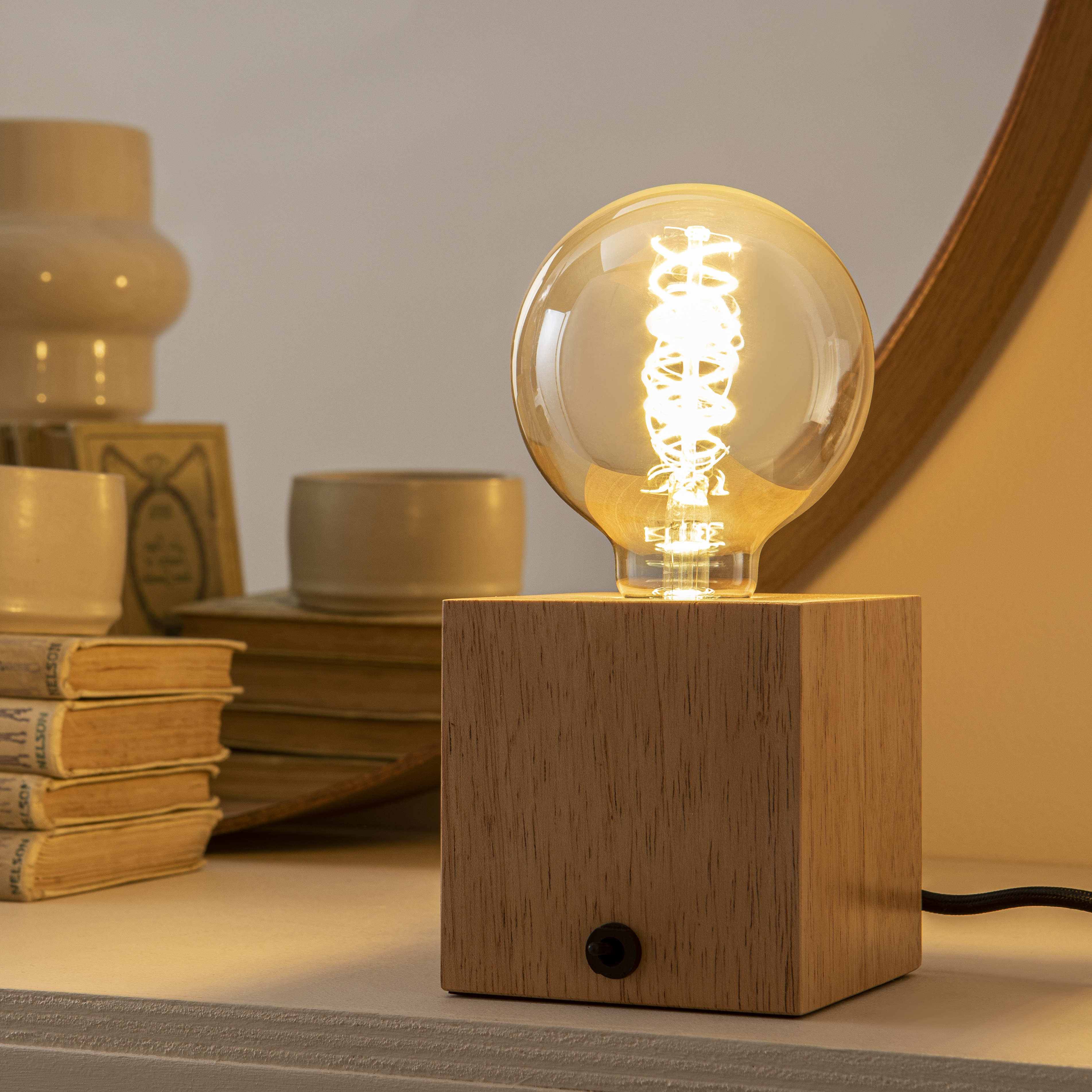 Lâmpada led led filamentos carbono e27 500lm 2700k - 3