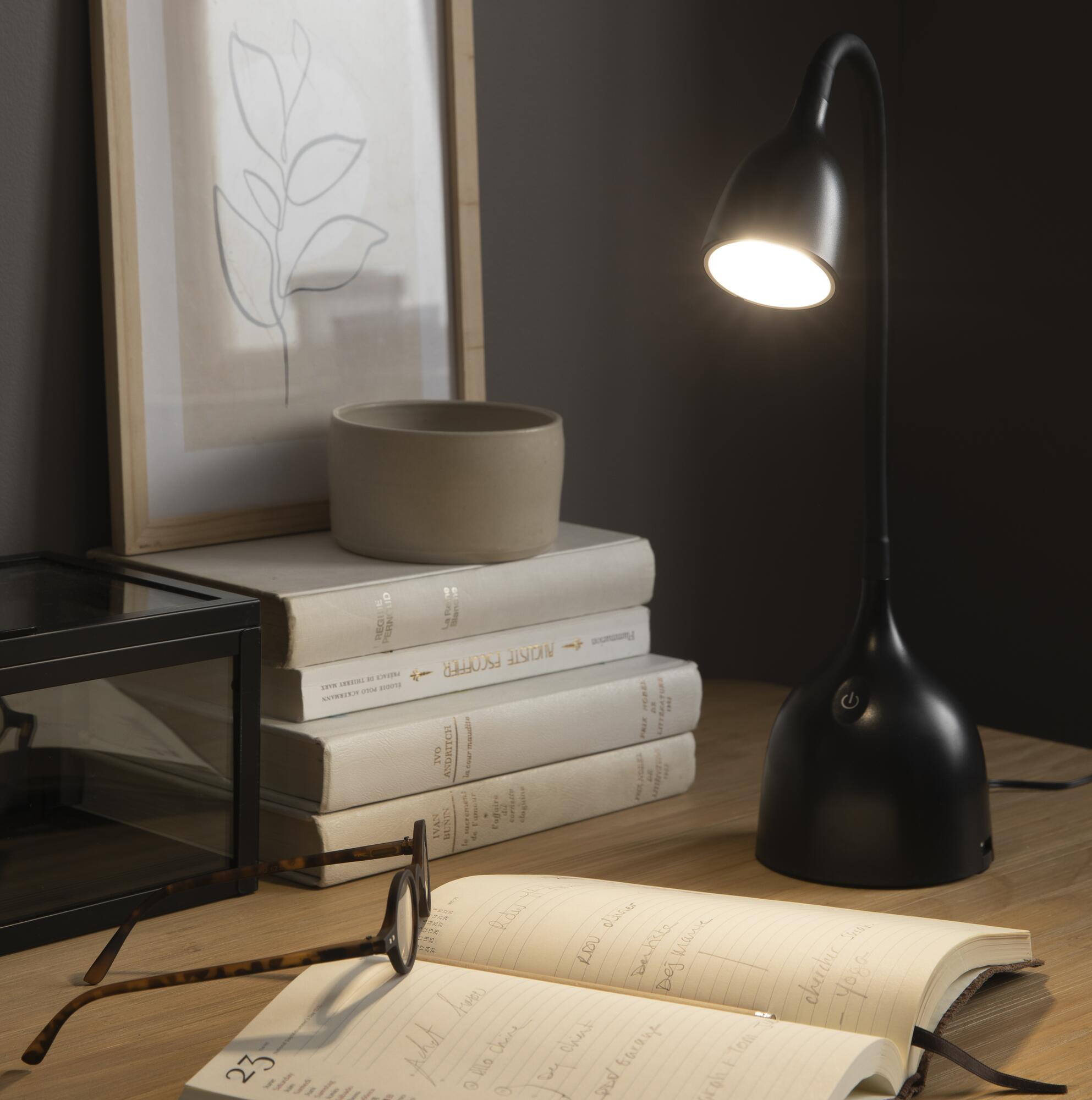 Lampka biurkowa Swallow czarna 400 lm LED Inspire