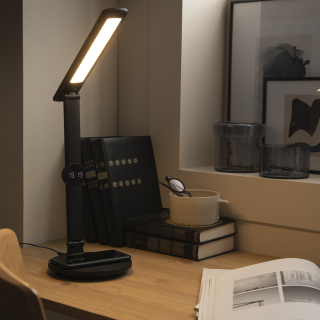 Flexo para escritorio táctil LED Alex plus INSPIRE con estructura negra CCT 3000K-6500K