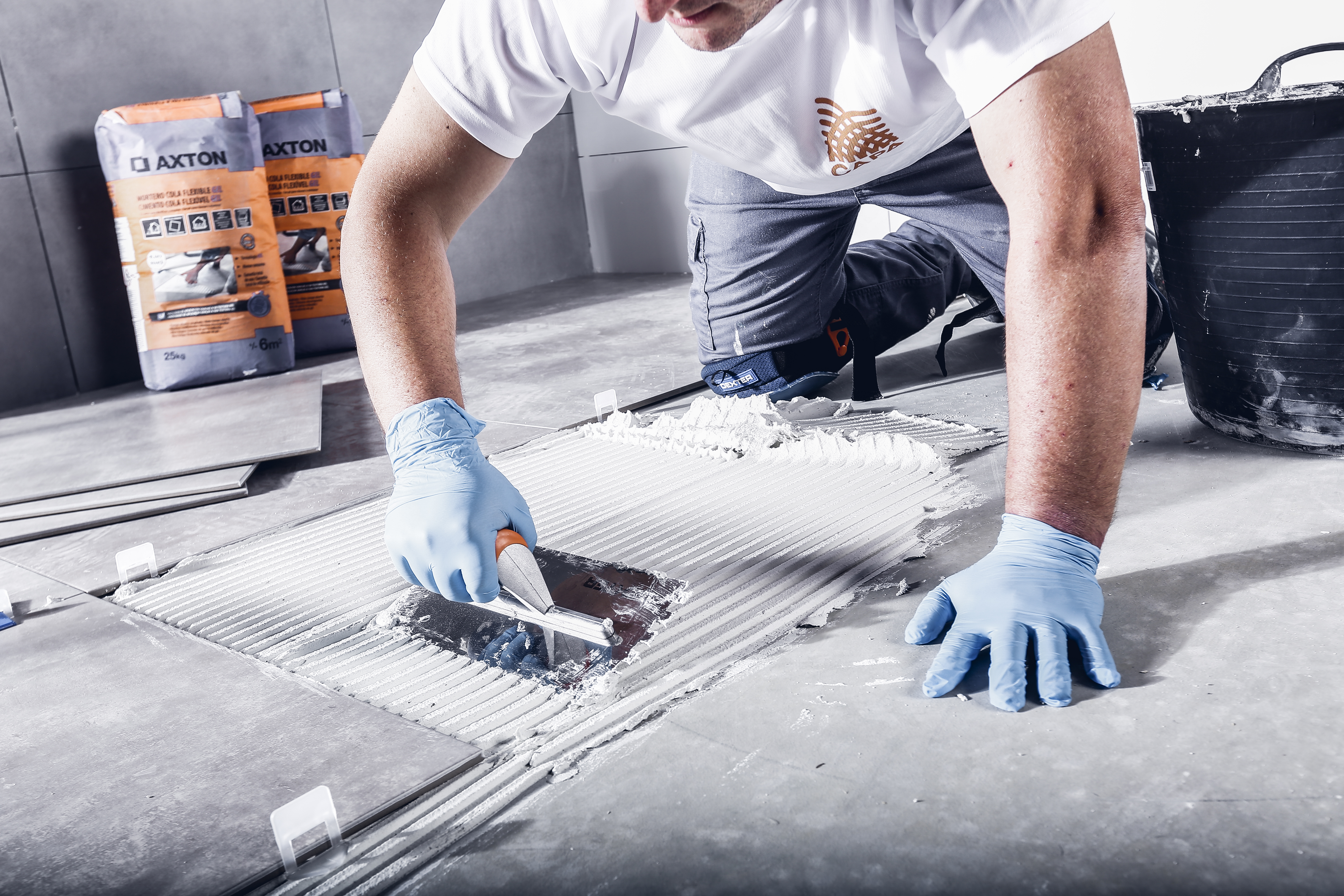 Mortero cola AXTON flexible gel blanco 25 Kg - 4