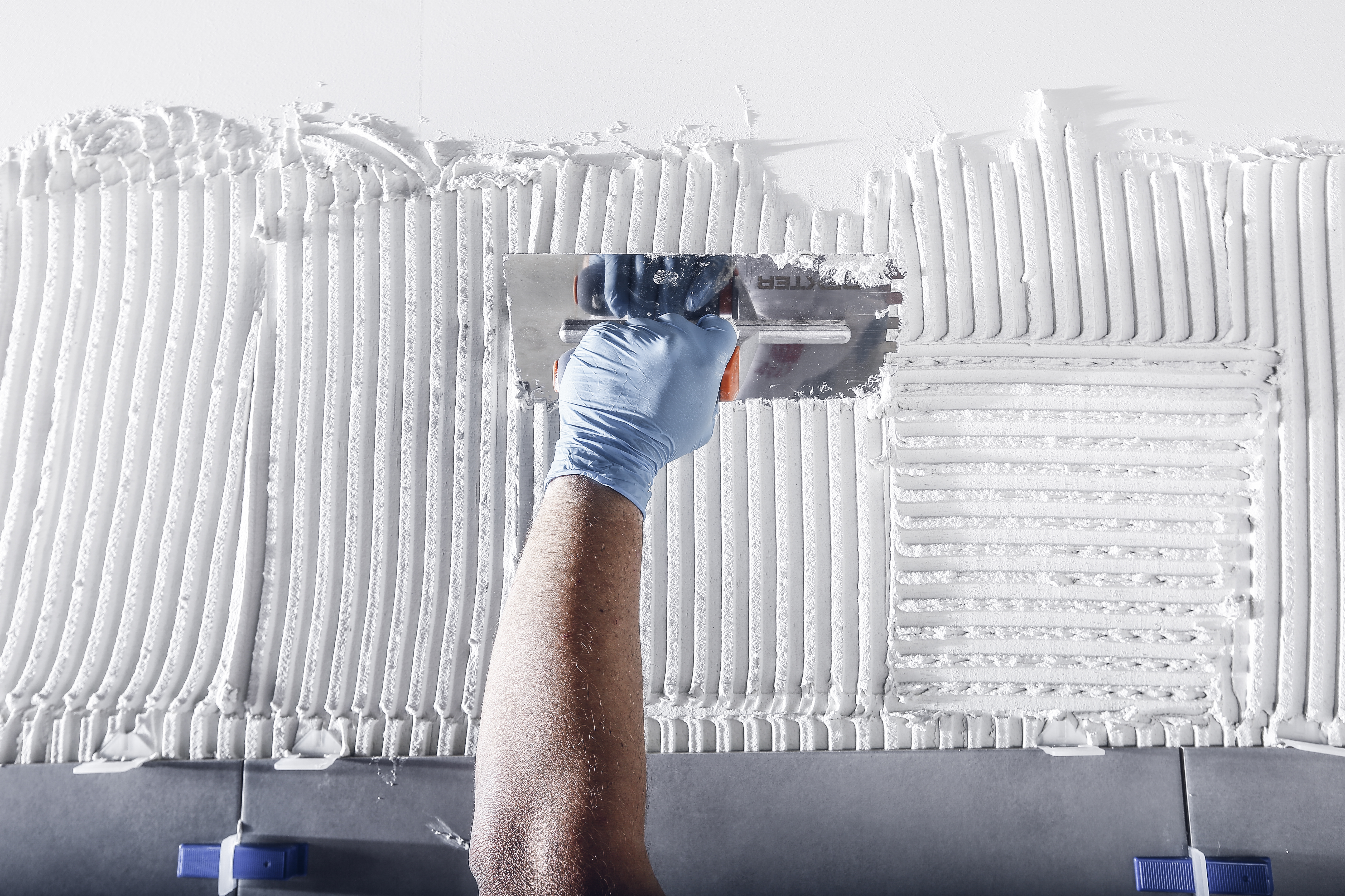 Cimento cola AXTON FLEXÍVEL GEL BRANCO 25KG - 9