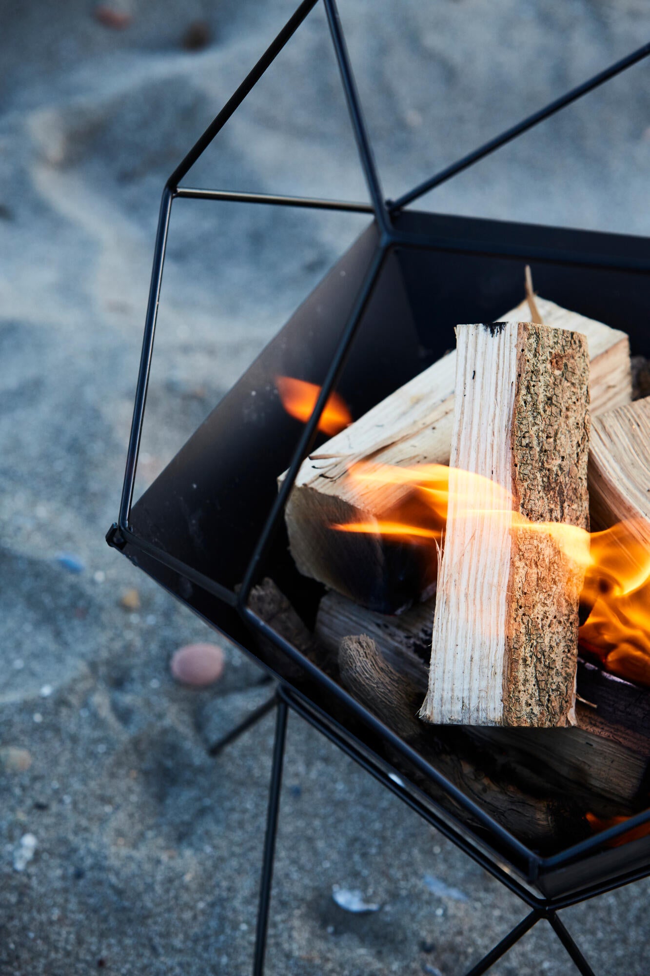 Brasero de exterior barbecook bc-woo-6013 de acero lacado de 60 cm