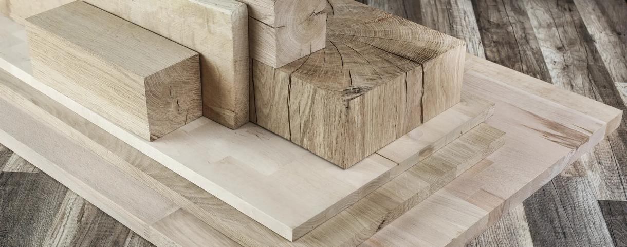 Diseño de un escritorio de esquina de estilo de casa de campo con tableros  de madera