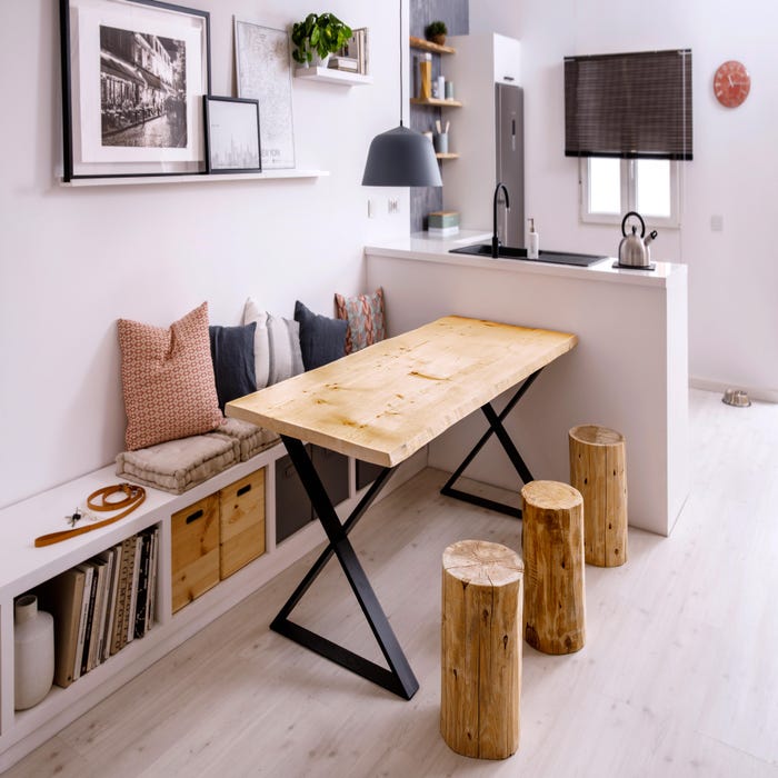 conjunto de madera y patas