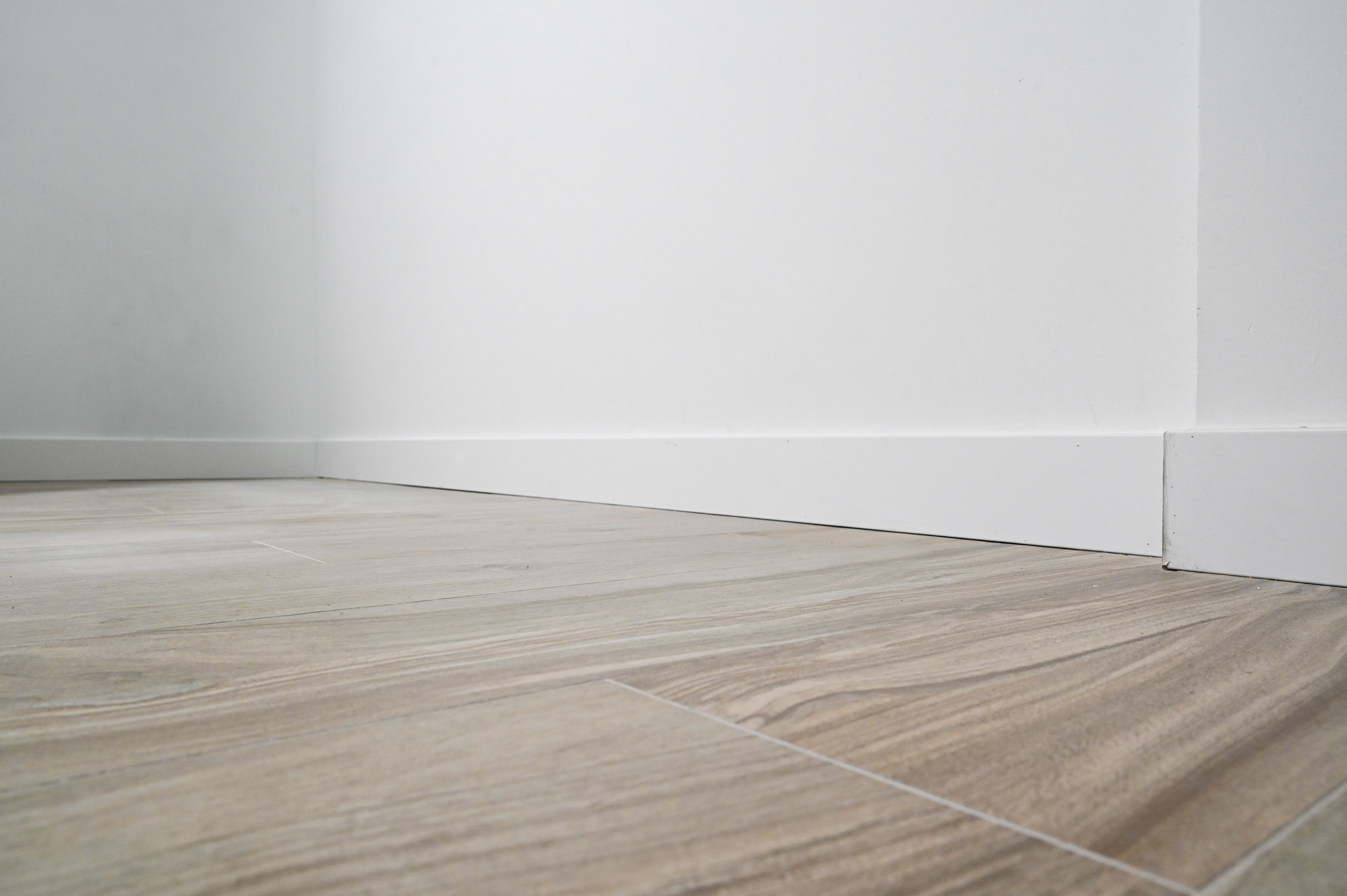 Rodapés de MDF LACADO BRANCO 10X1.5X220CM (PACK 5UN) - 4