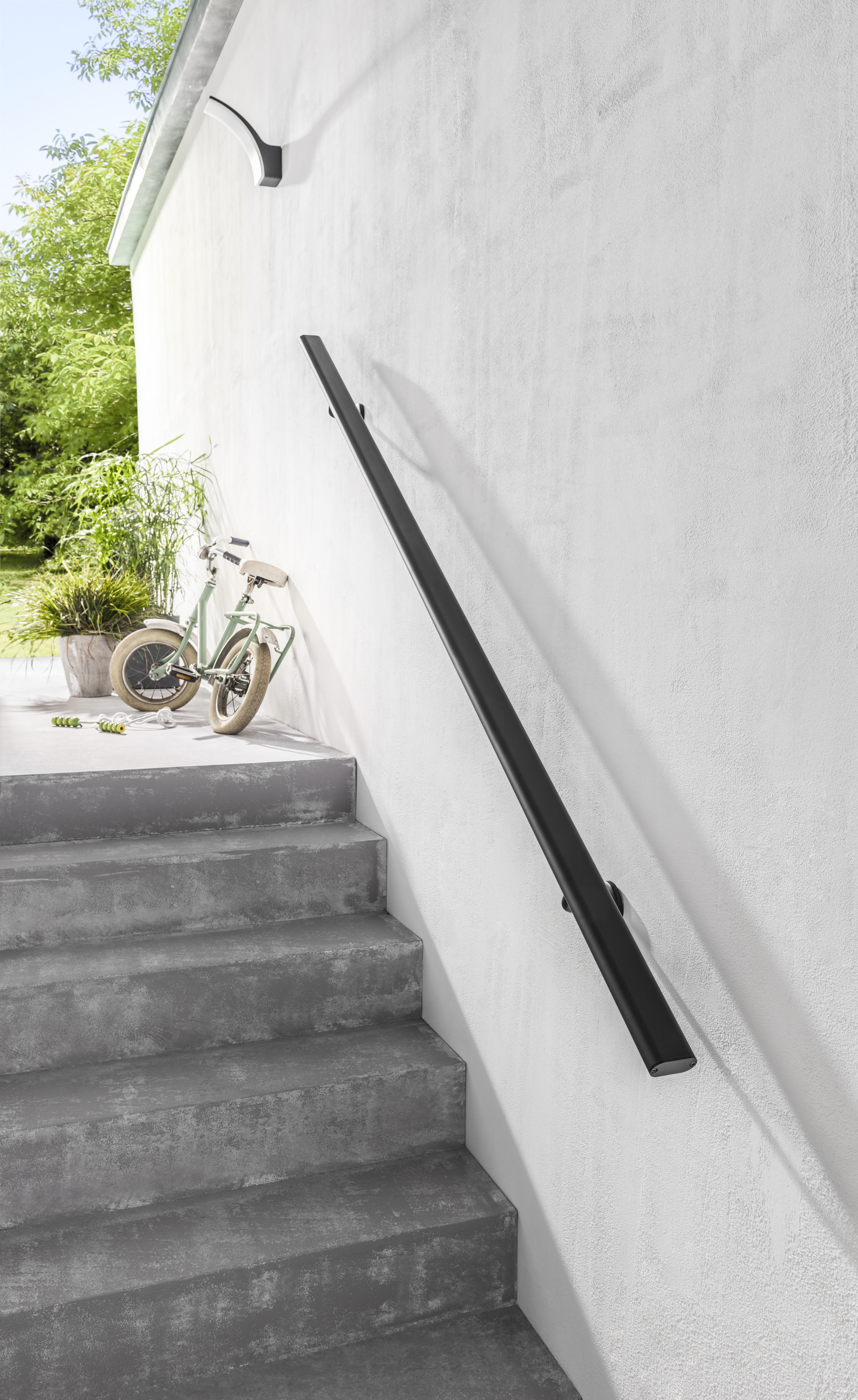 Kit pasamanos de aluminio en color negro mate ovalada de 2M soportes incluidos - 3