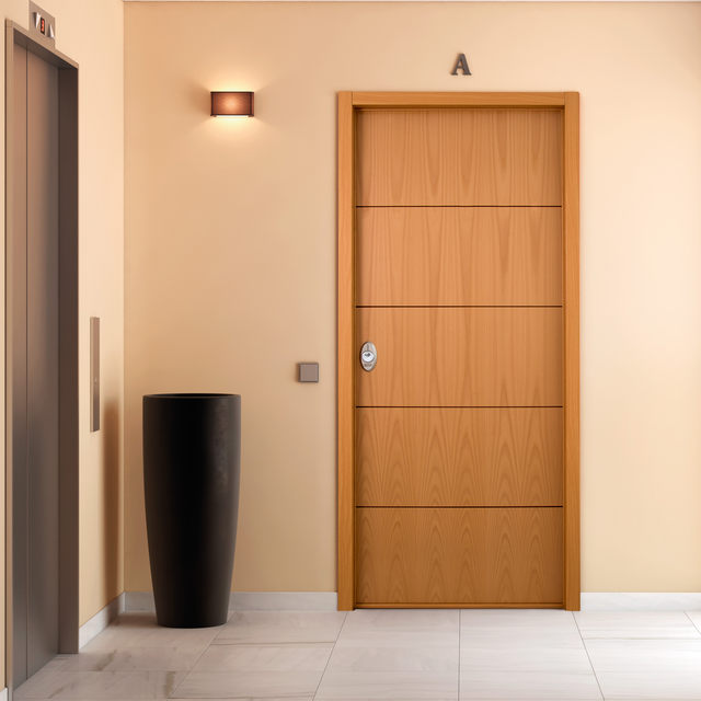 Puerta de entrada acorazada serie V fresada Haya / interior liso Haya apertura derecha 206x89cm