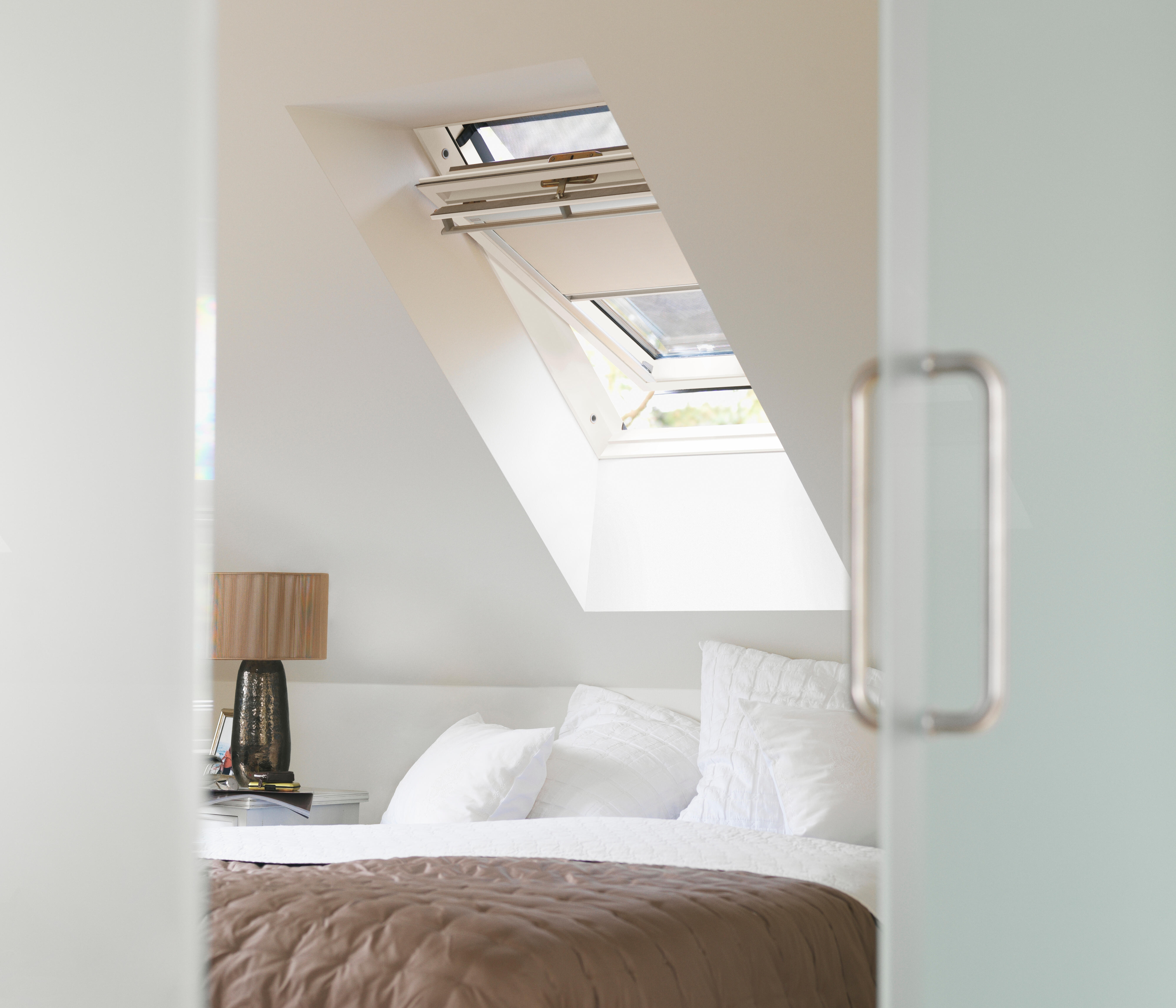 Cortina de oscurecimiento manual VELUX DKLMK081085SG beige 78x140cm - 7