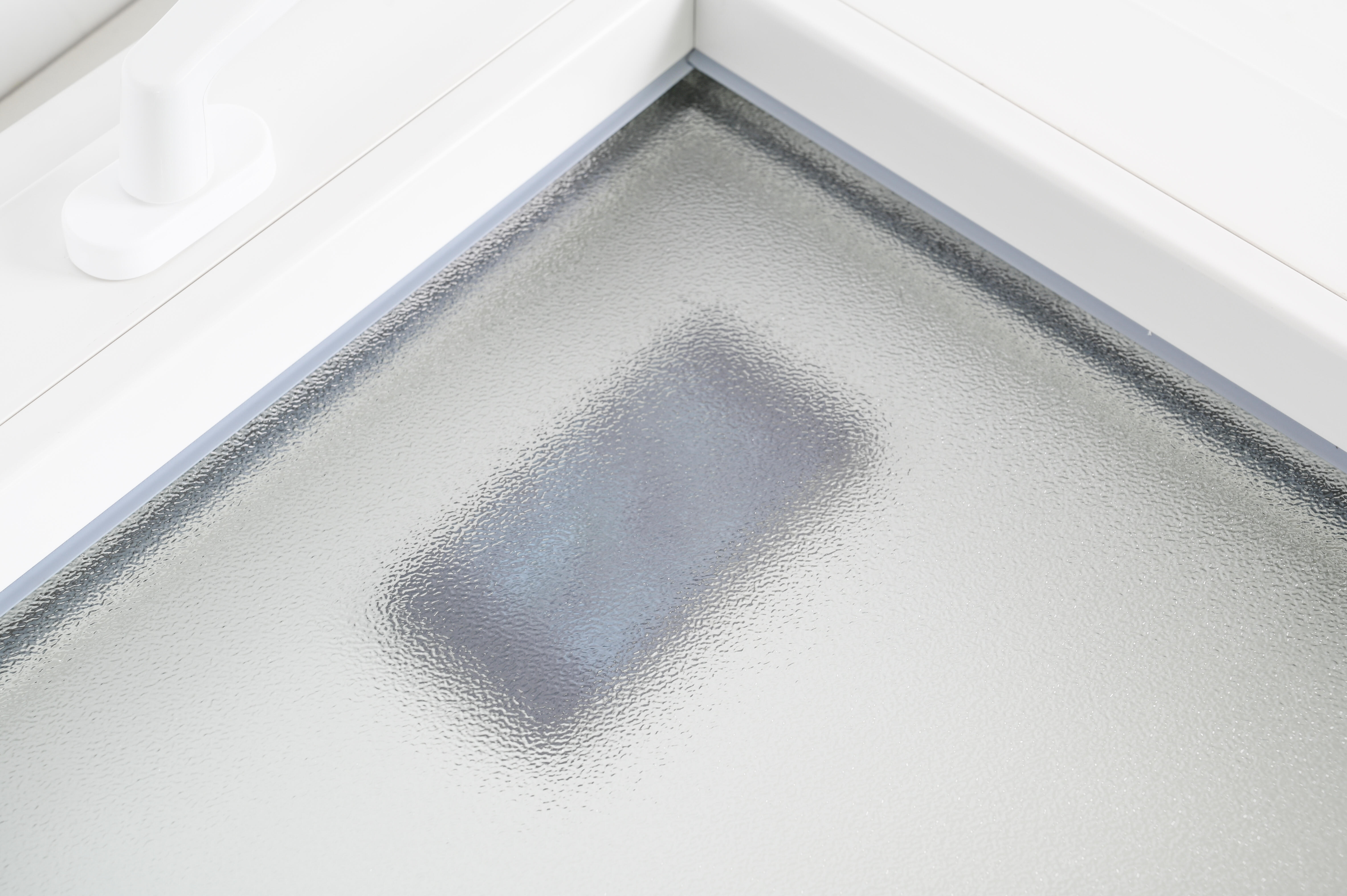 Ventana PVC blanca basculante 60X60 cm - 4