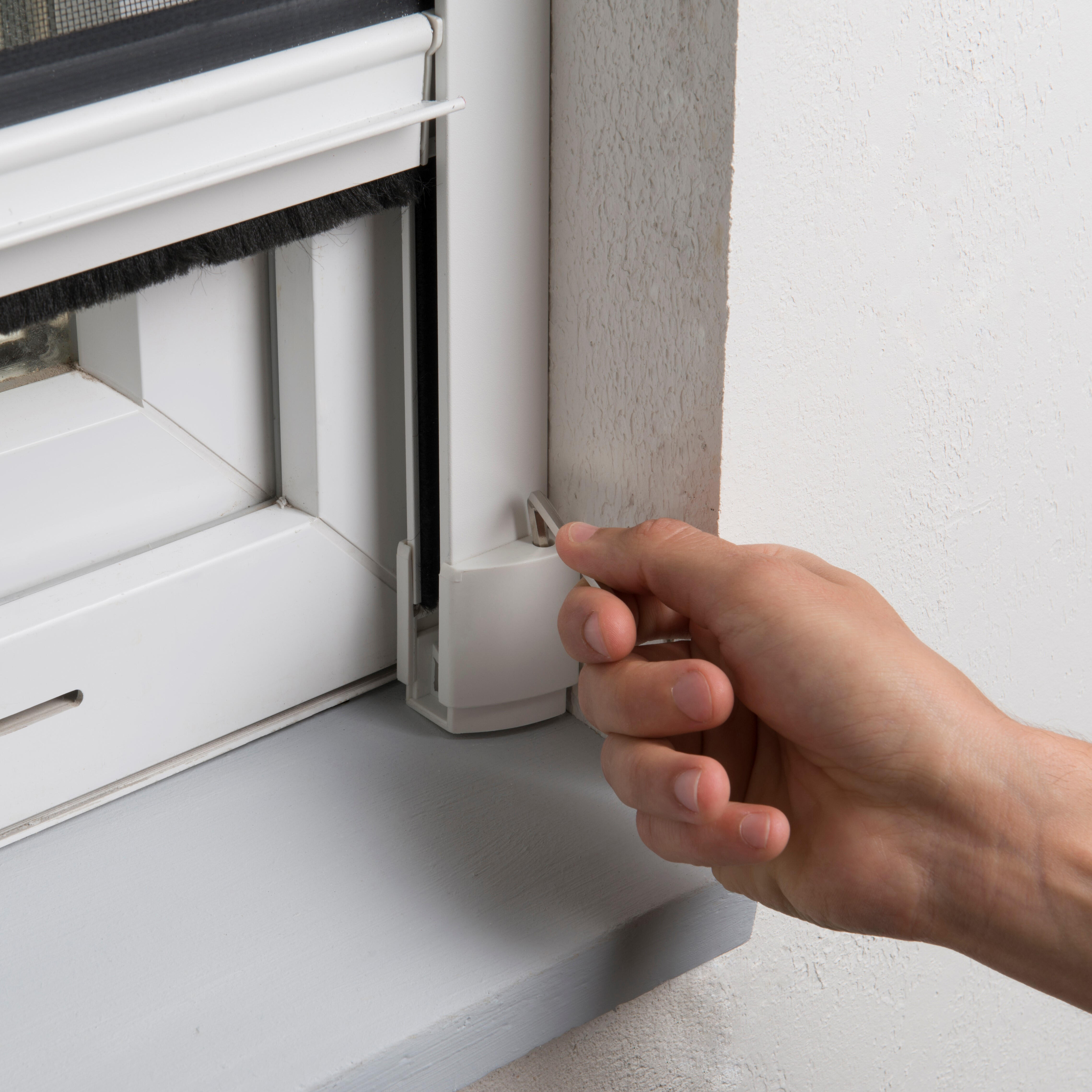 Mosquitera enrollable vertical 100x230cm aluminio recortable blanco para puerta tela fibra de vidrio negra Isoxa - 16
