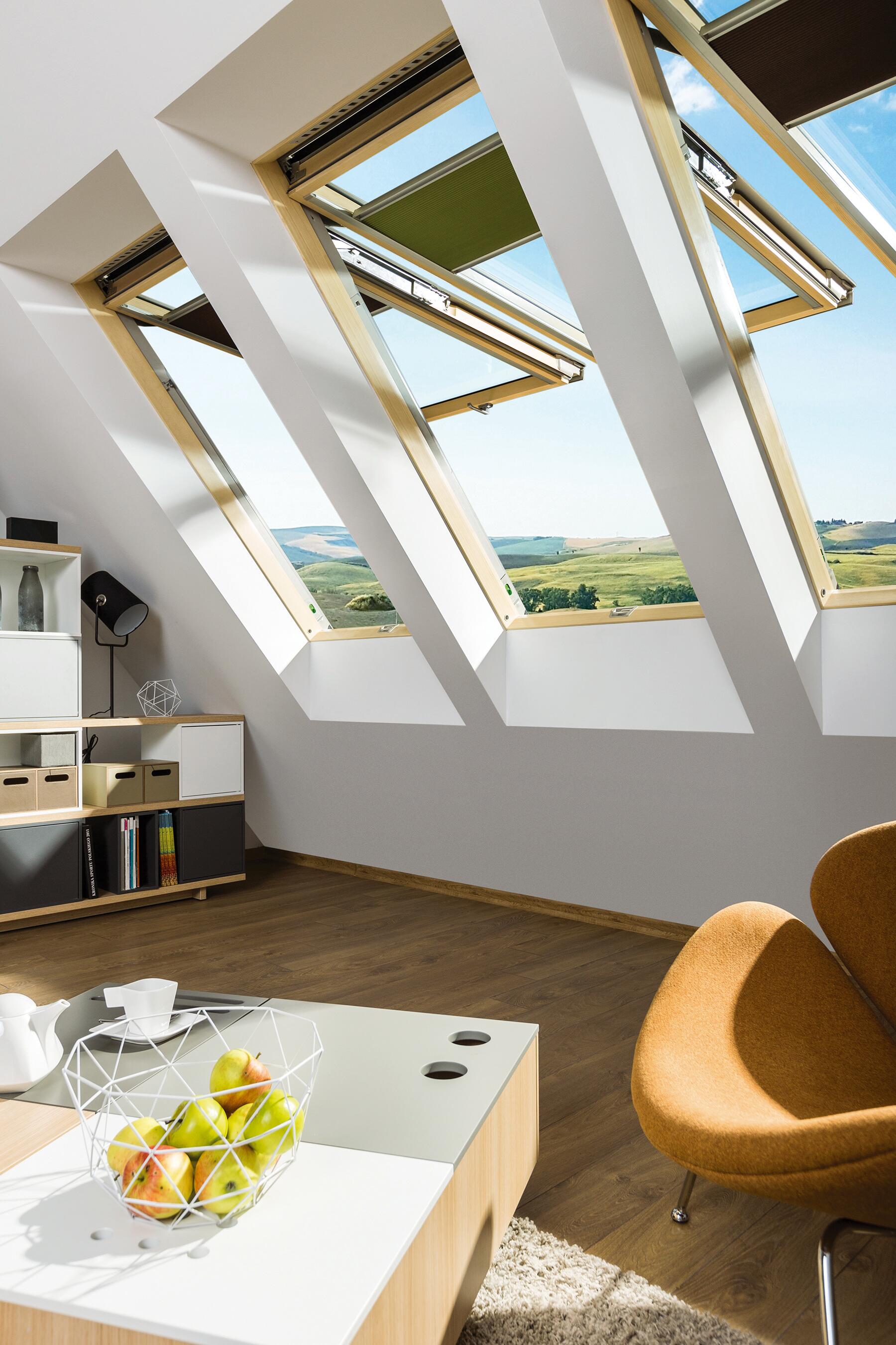 Ventana de techo madera marrón FPP-VU proyectante, giratoria manual de 55x118 cm - 2