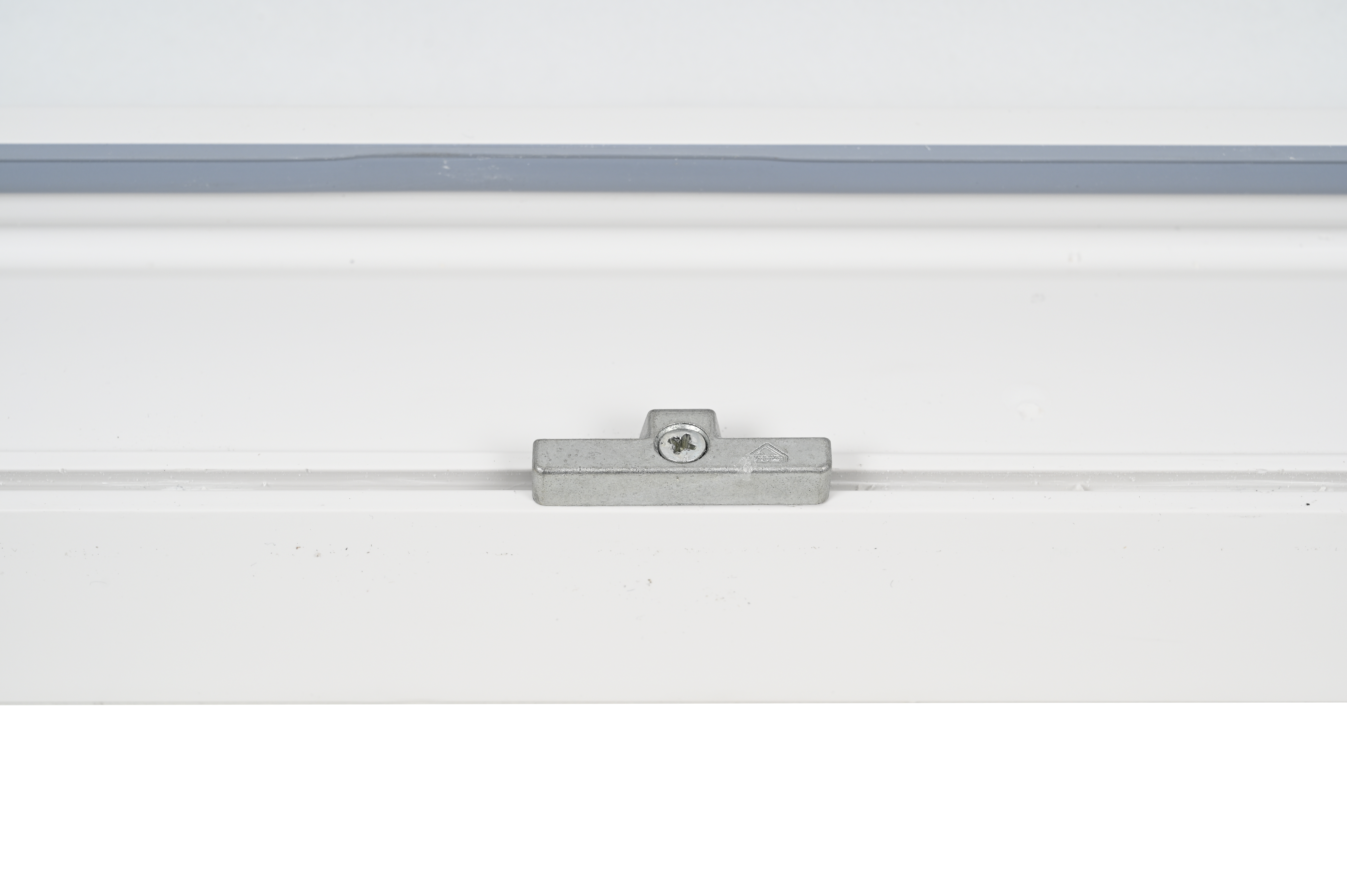 Ventana PVC blanca oscilobatiente con persiana de 140X135 cm - 25